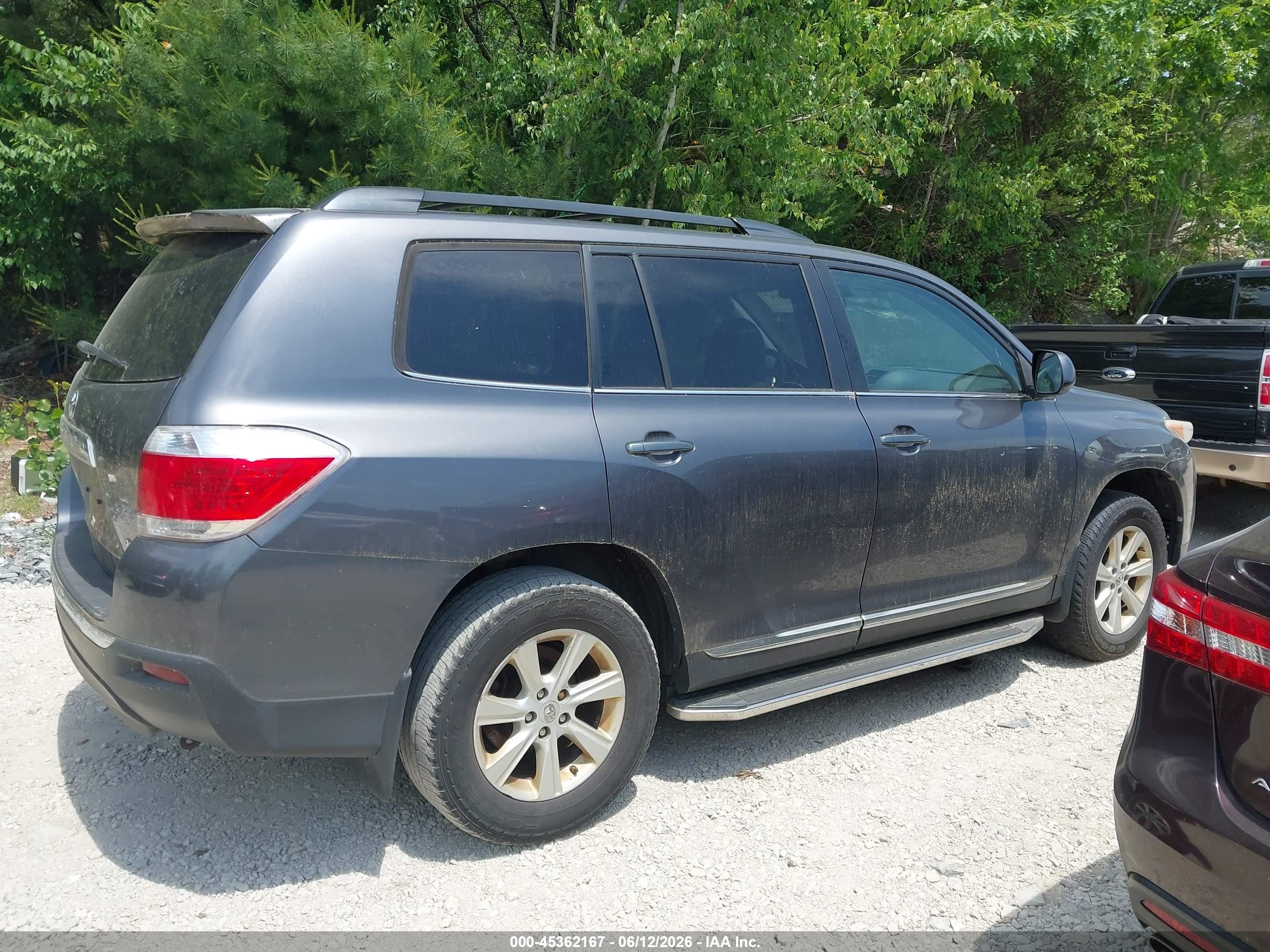 2013 Toyota Highlander Base Plus V6 Gray vin: 5TDBK3EH0DS237271