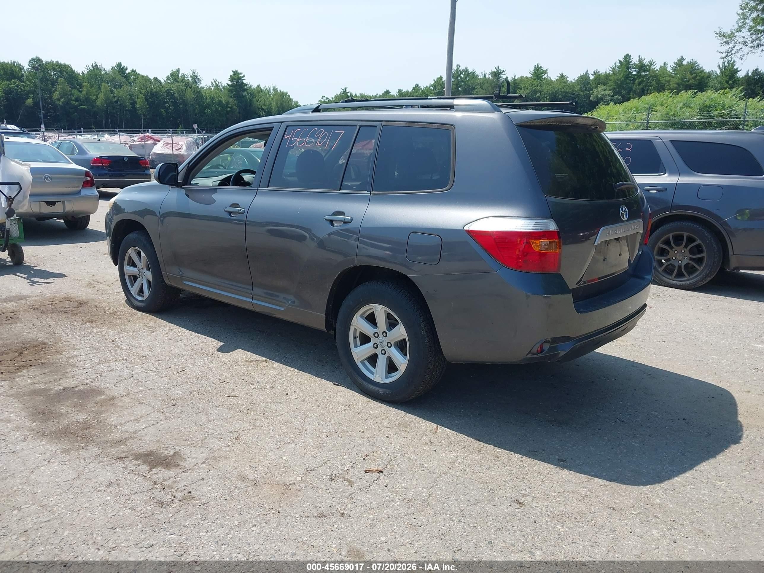 2010 Toyota Highlander Base V6 Gray vin: 5TDBK3EH1AS003815