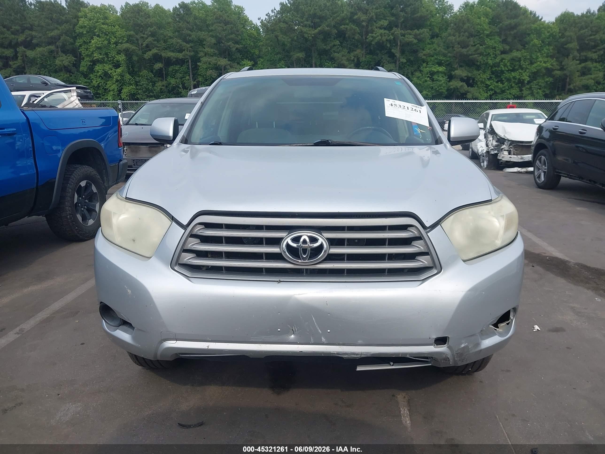 2010 Toyota Highlander Base V6 Серебряный vin: 5TDBK3EH1AS012336
