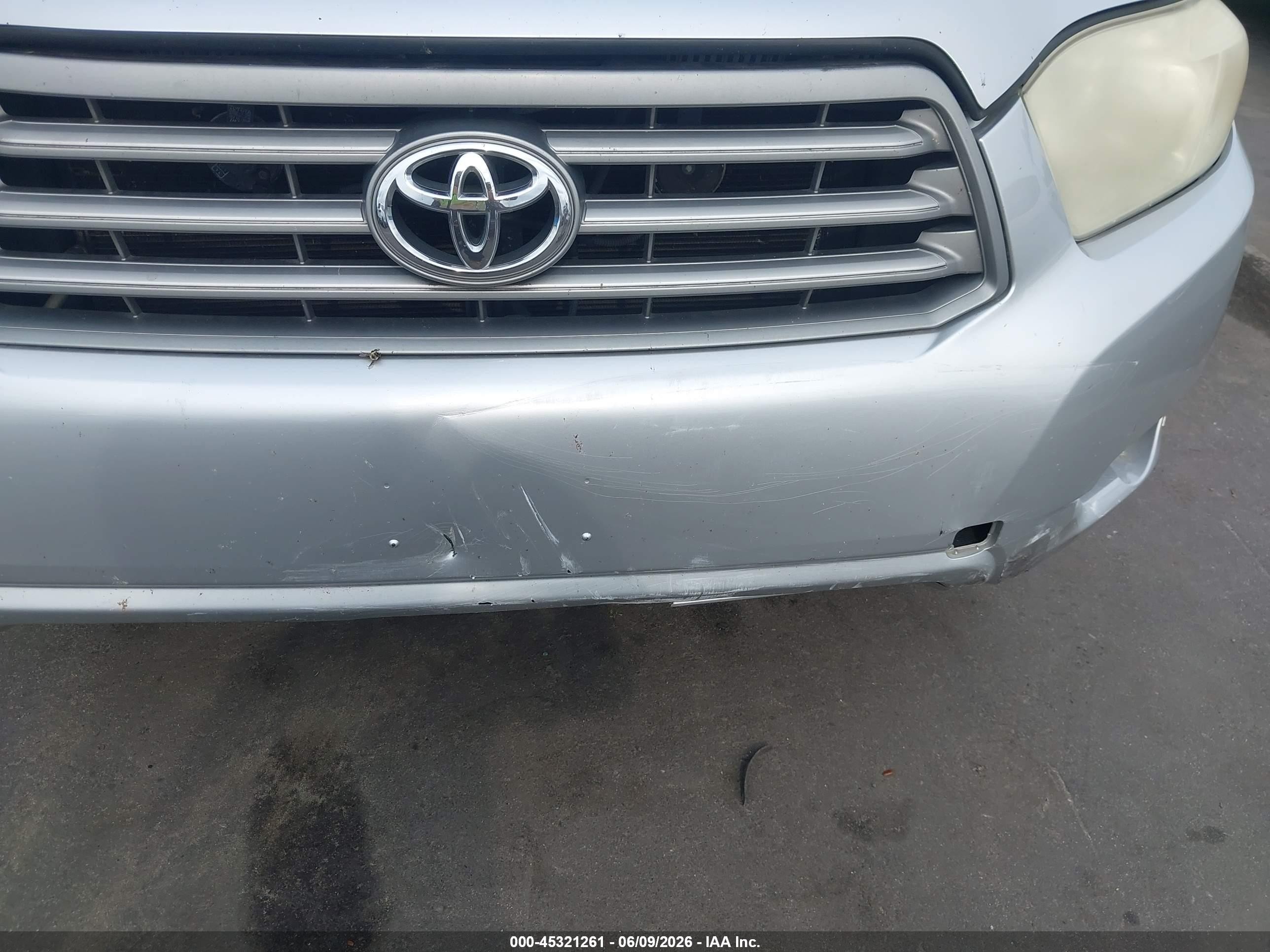 2010 Toyota Highlander Base V6 Серебряный vin: 5TDBK3EH1AS012336