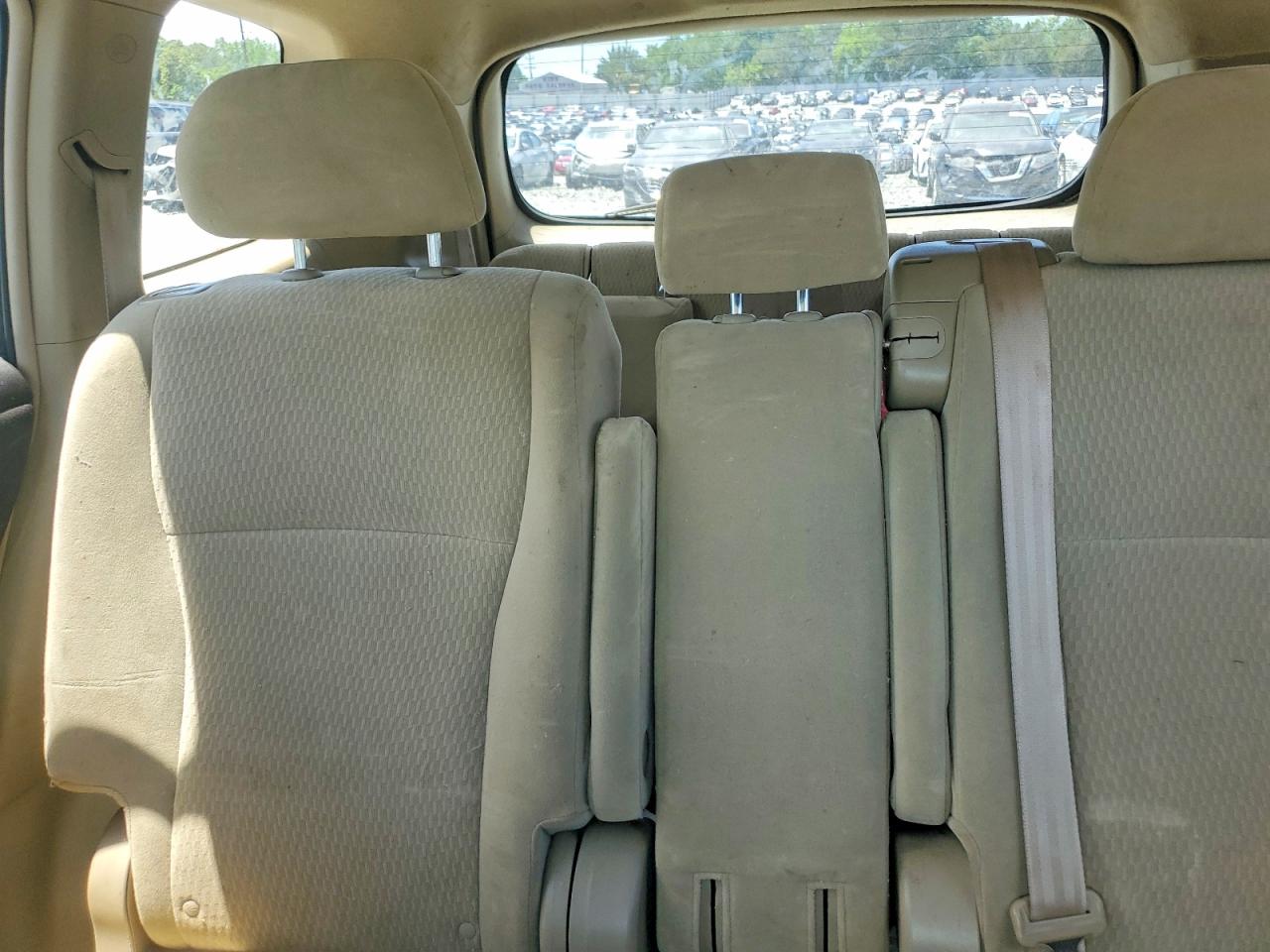 2010 Toyota Highlander Base White vin: 5TDBK3EH1AS022820