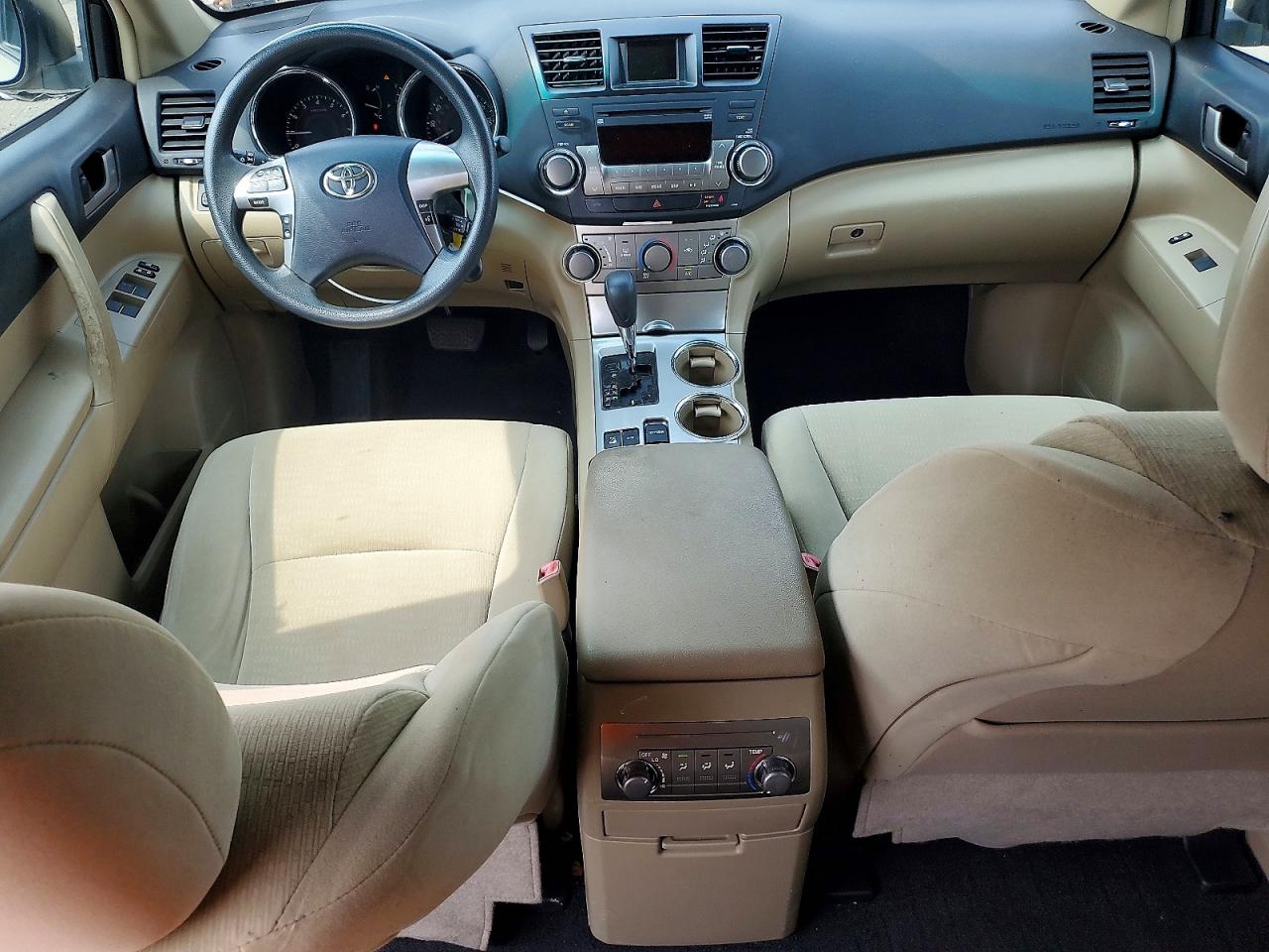 2011 Toyota Highlander Base Желто-коричневый vin: 5TDBK3EH1BS042518