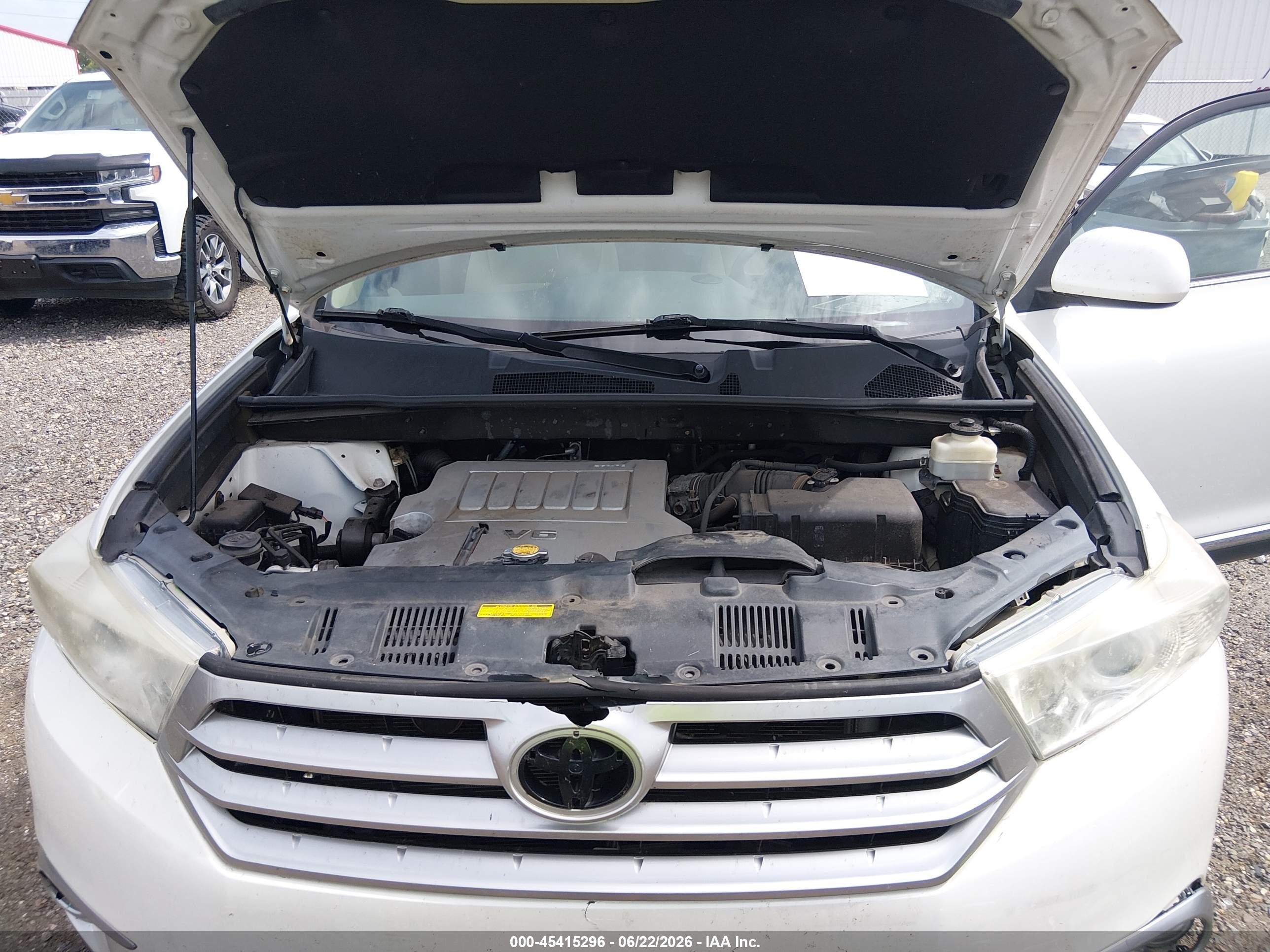 2011 Toyota Highlander Base V6 White vin: 5TDBK3EH1BS049923