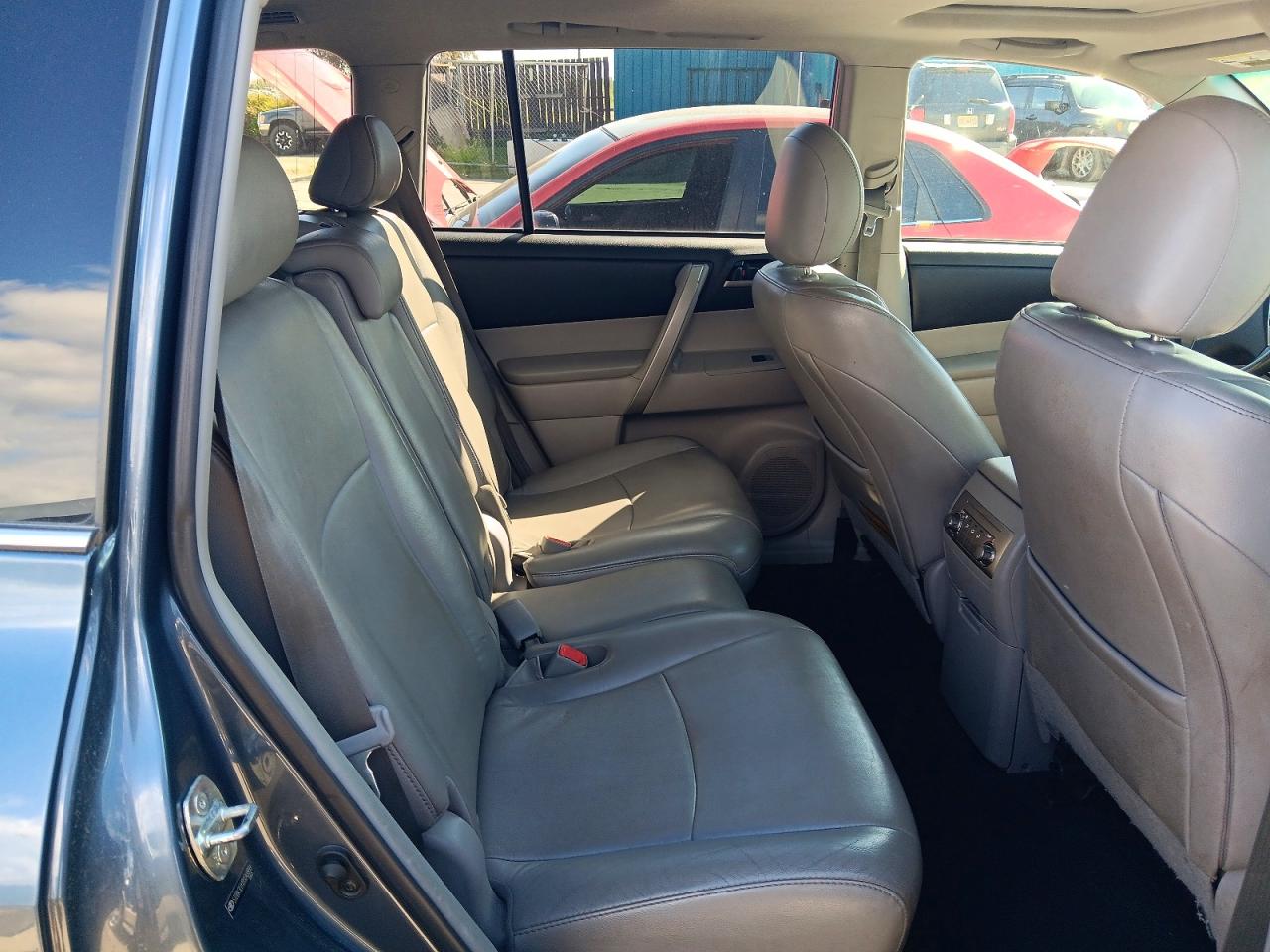 2011 Toyota Highlander Se Blue vin: 5TDBK3EH1BS049999