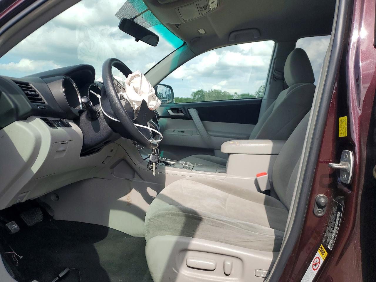 2011 Toyota Highlander Base Purple vin: 5TDBK3EH1BS057696