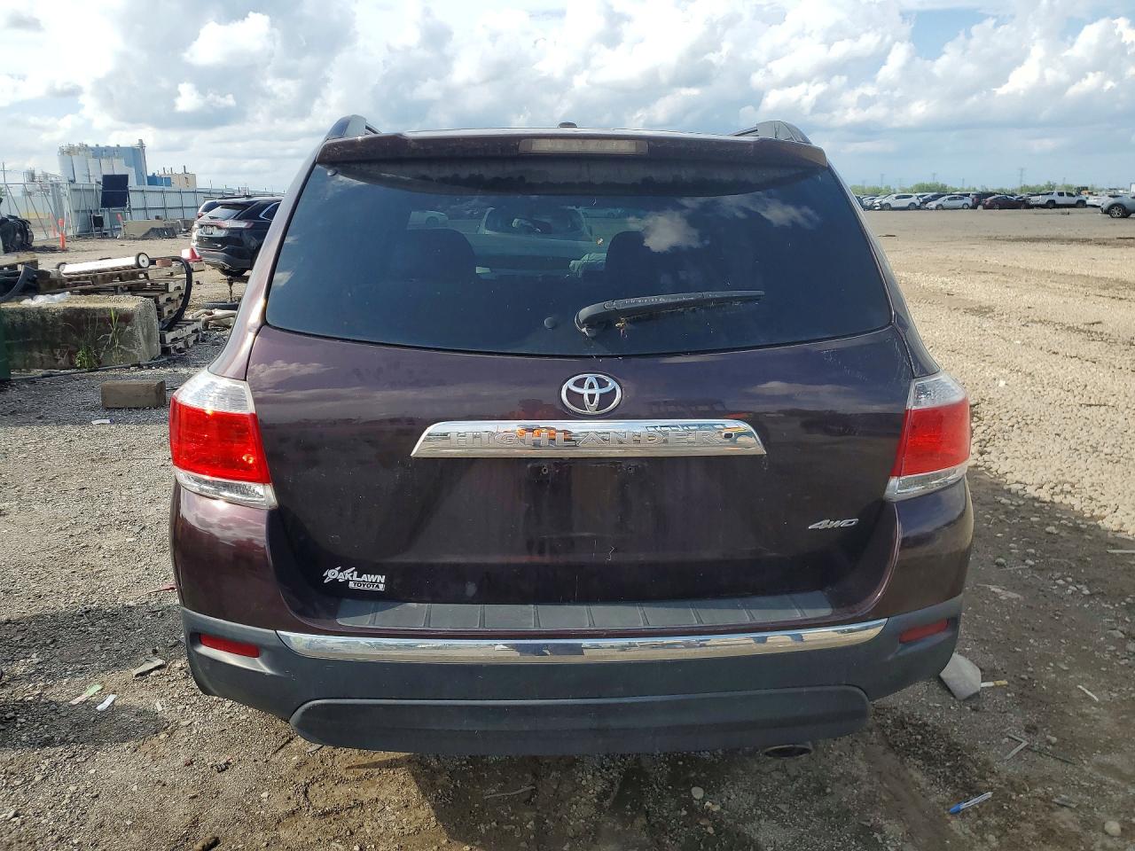 2011 Toyota Highlander Base Purple vin: 5TDBK3EH1BS057696