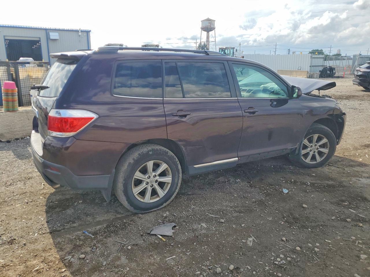 2011 Toyota Highlander Base Purple vin: 5TDBK3EH1BS057696
