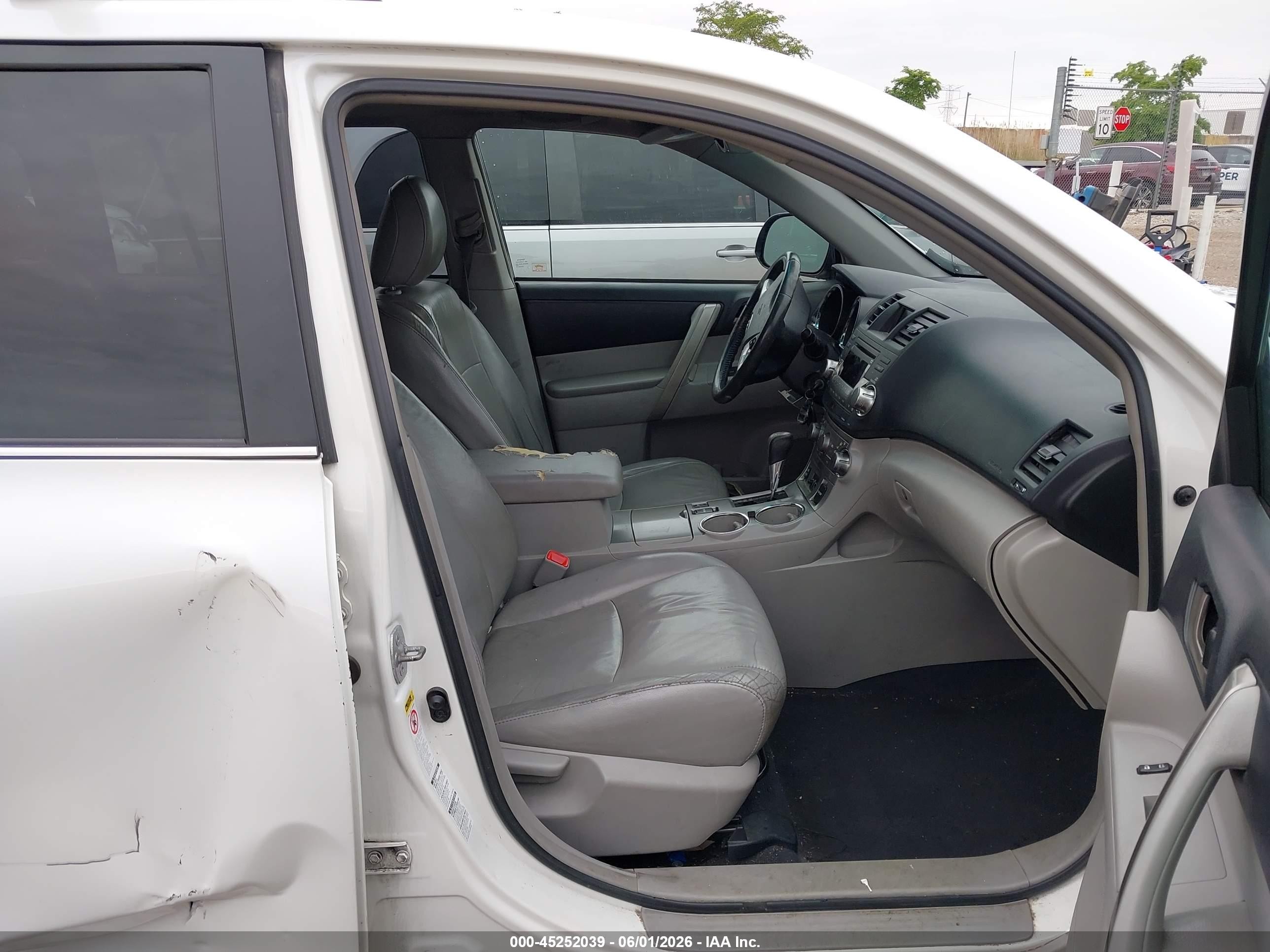 2011 Toyota Highlander Se V6 White vin: 5TDBK3EH1BS063207