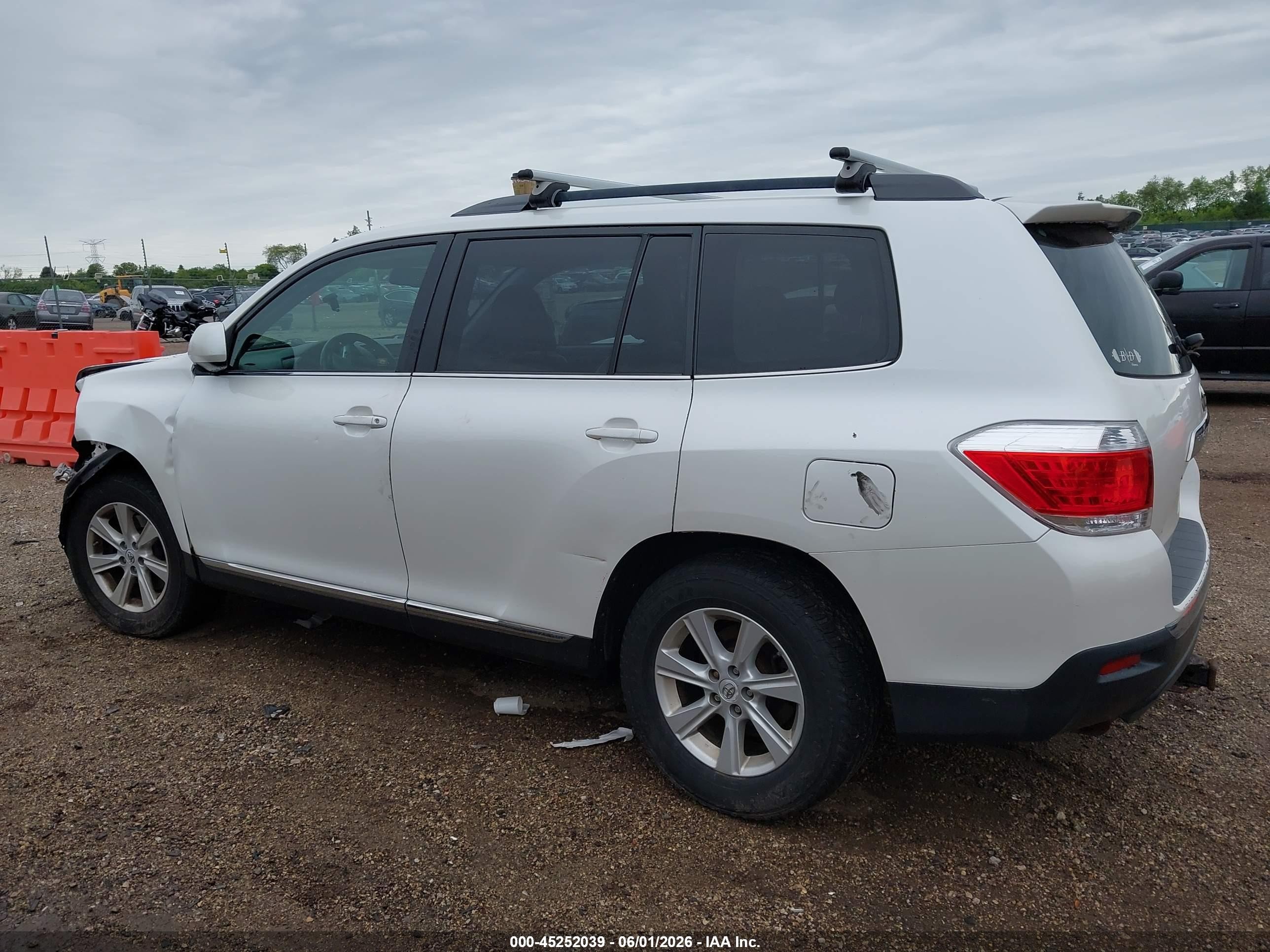 2011 Toyota Highlander Se V6 White vin: 5TDBK3EH1BS063207