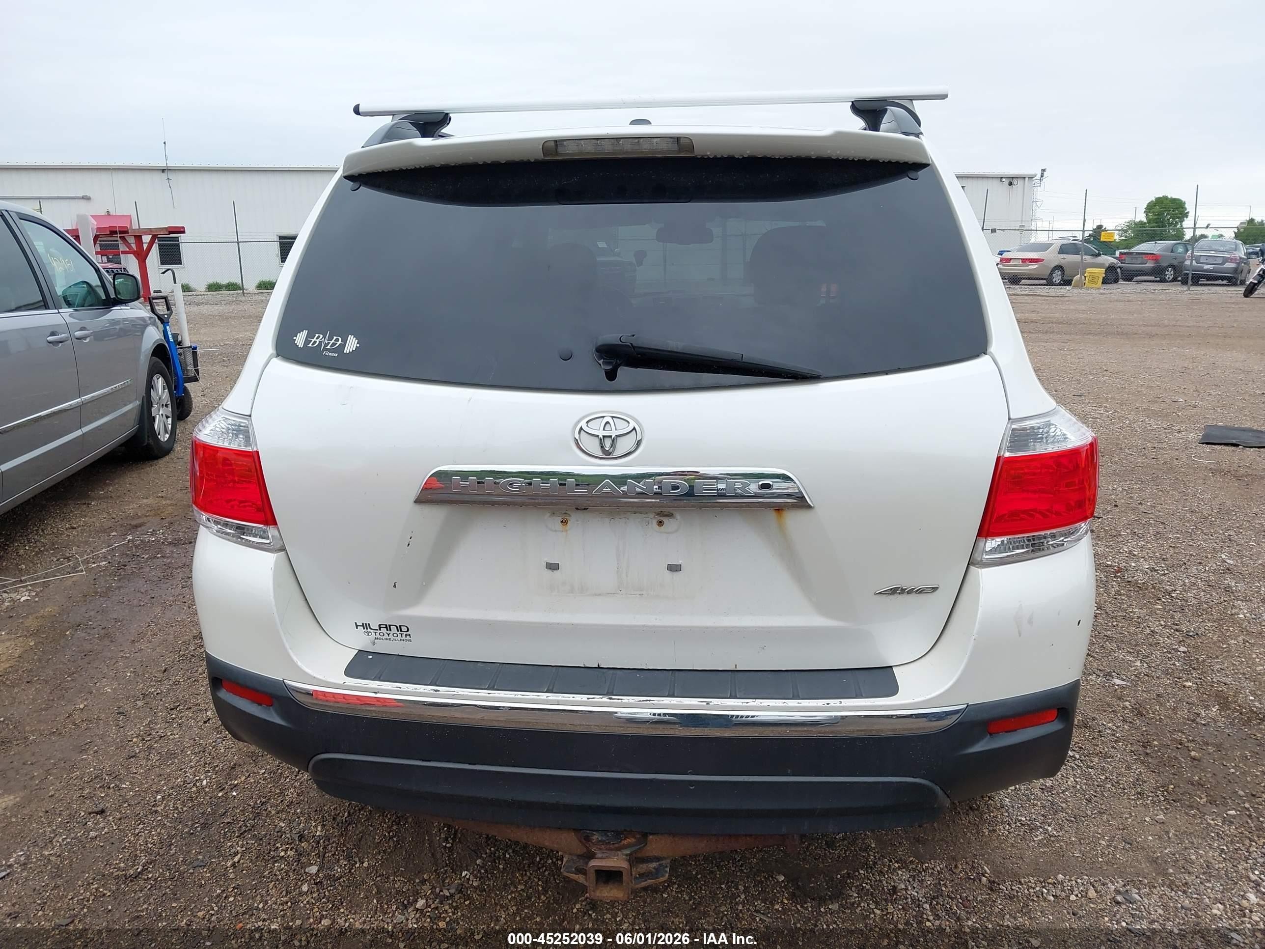 2011 Toyota Highlander Se V6 White vin: 5TDBK3EH1BS063207