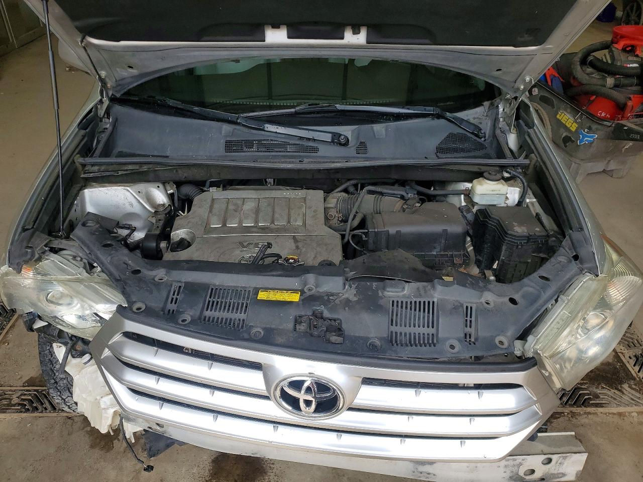 2011 Toyota Highlander Se Серебряный vin: 5TDBK3EH1BS068732