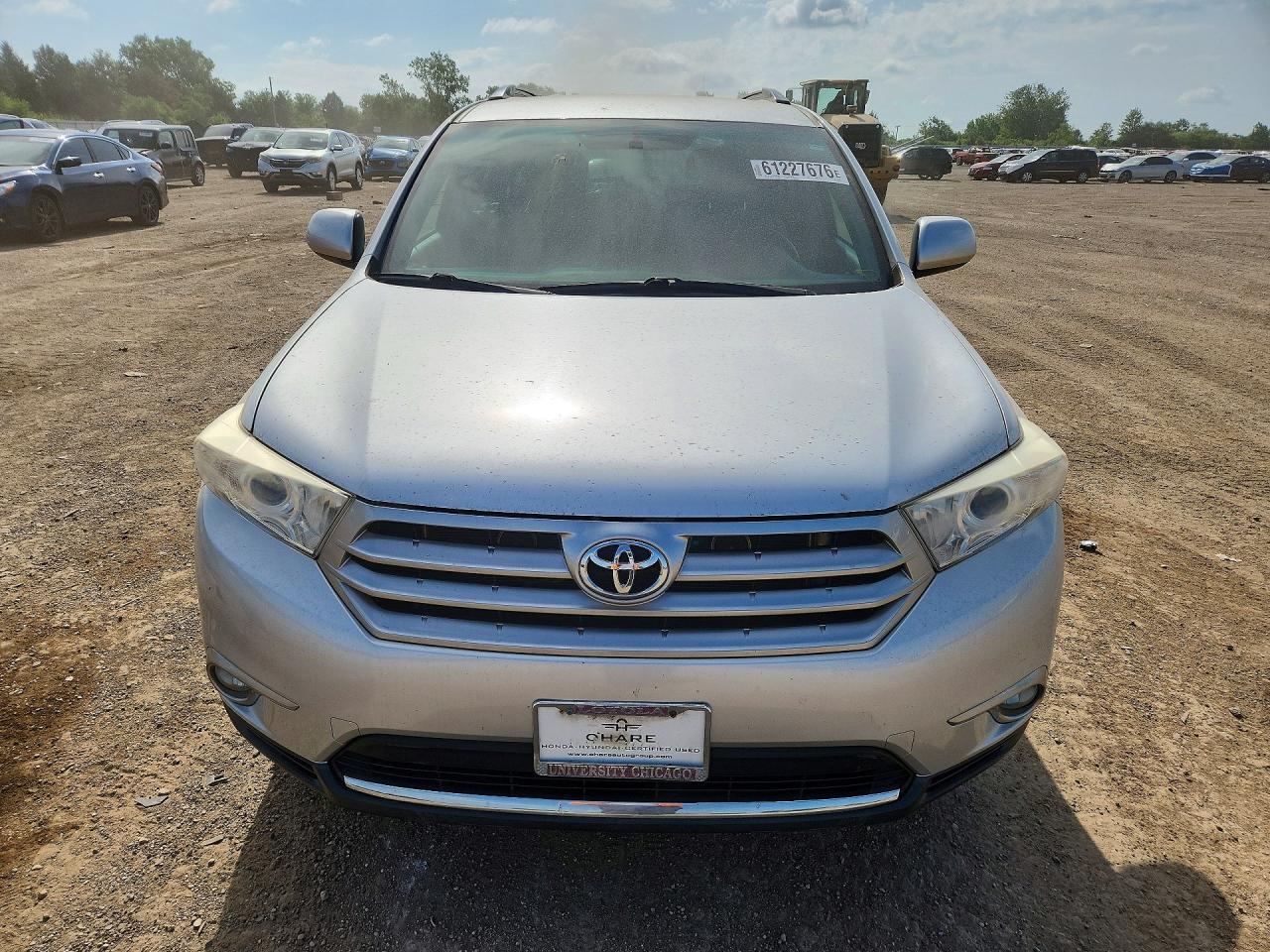 2011 Toyota Highlander Base Silver vin: 5TDBK3EH1BS070903