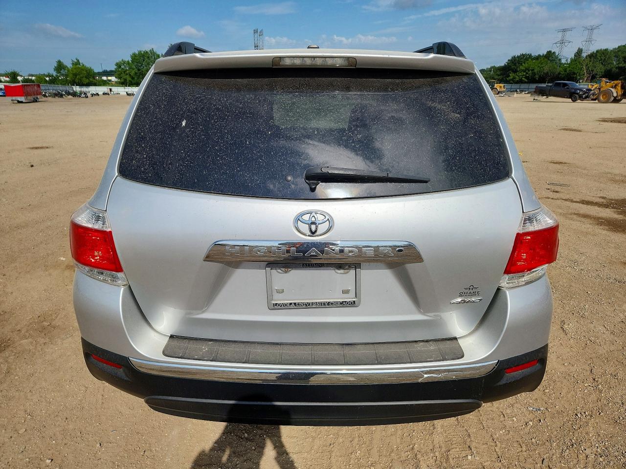 2011 Toyota Highlander Base Silver vin: 5TDBK3EH1BS070903