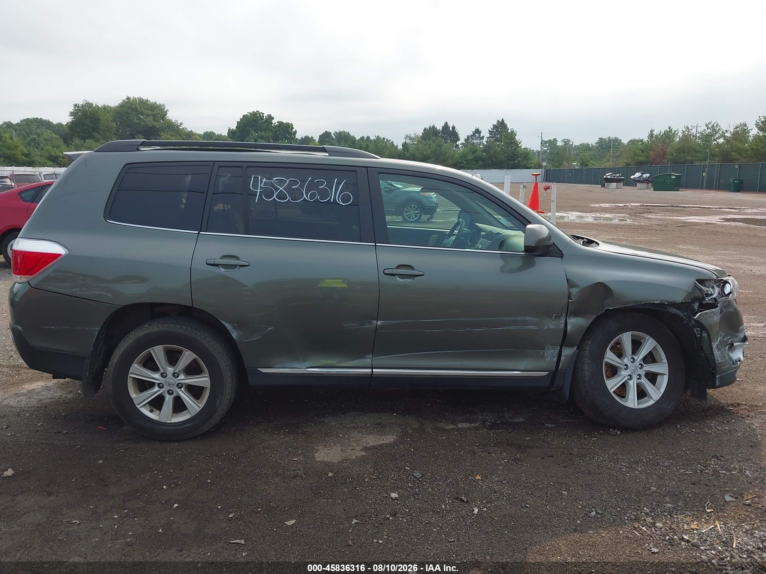 2011 Toyota Highlander Base V6 Gray vin: 5TDBK3EH1BS072456