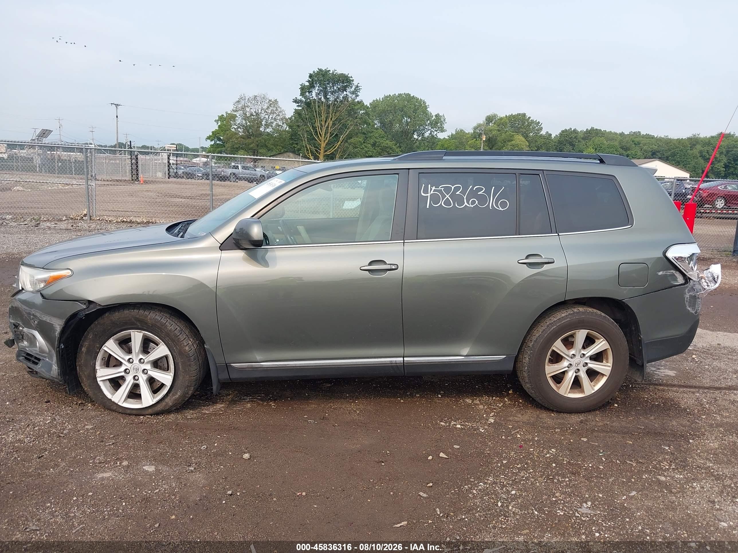 2011 Toyota Highlander Base V6 Gray vin: 5TDBK3EH1BS072456