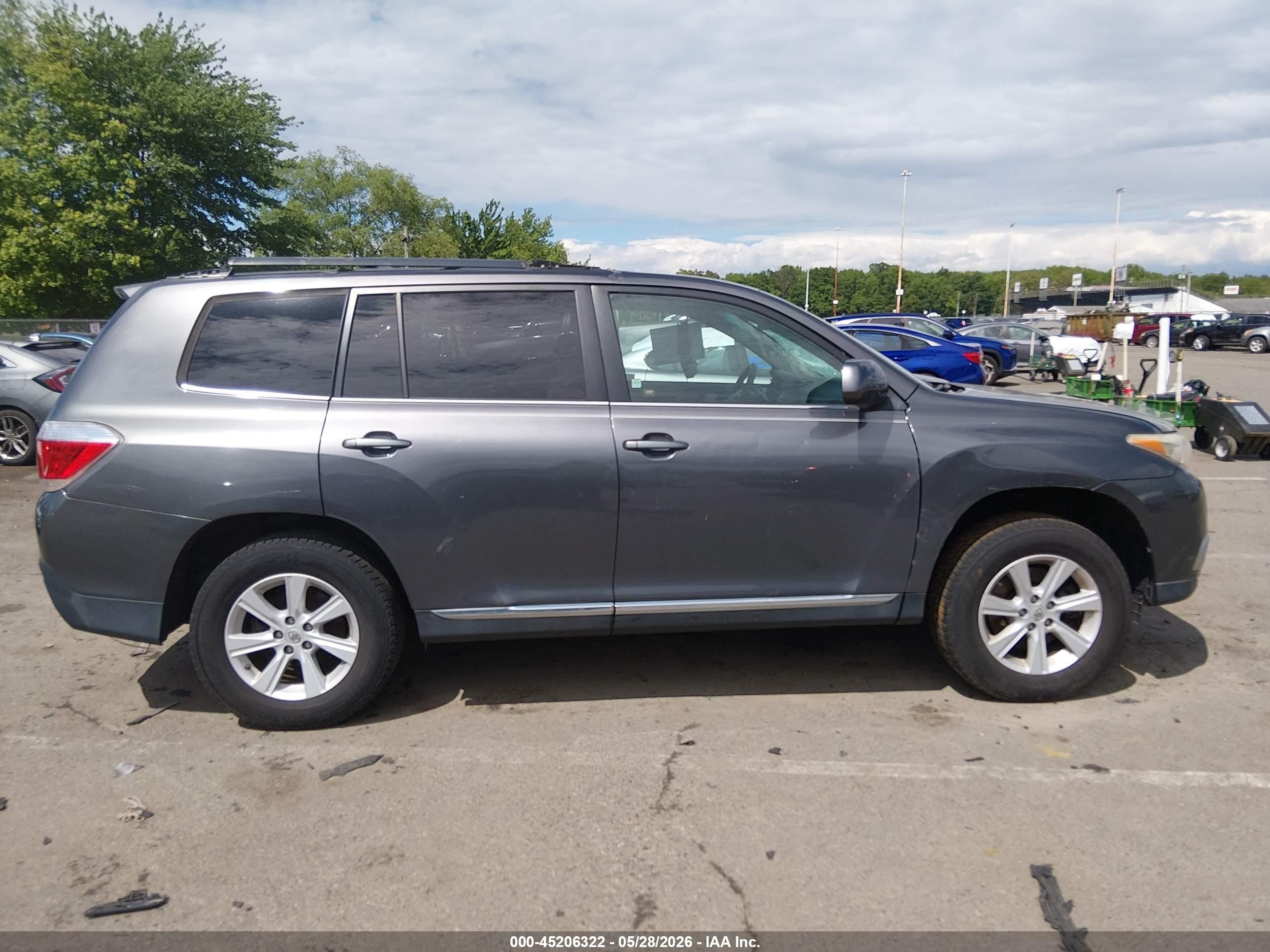 2012 Toyota Highlander Base V6 Gray vin: 5TDBK3EH1CS095446