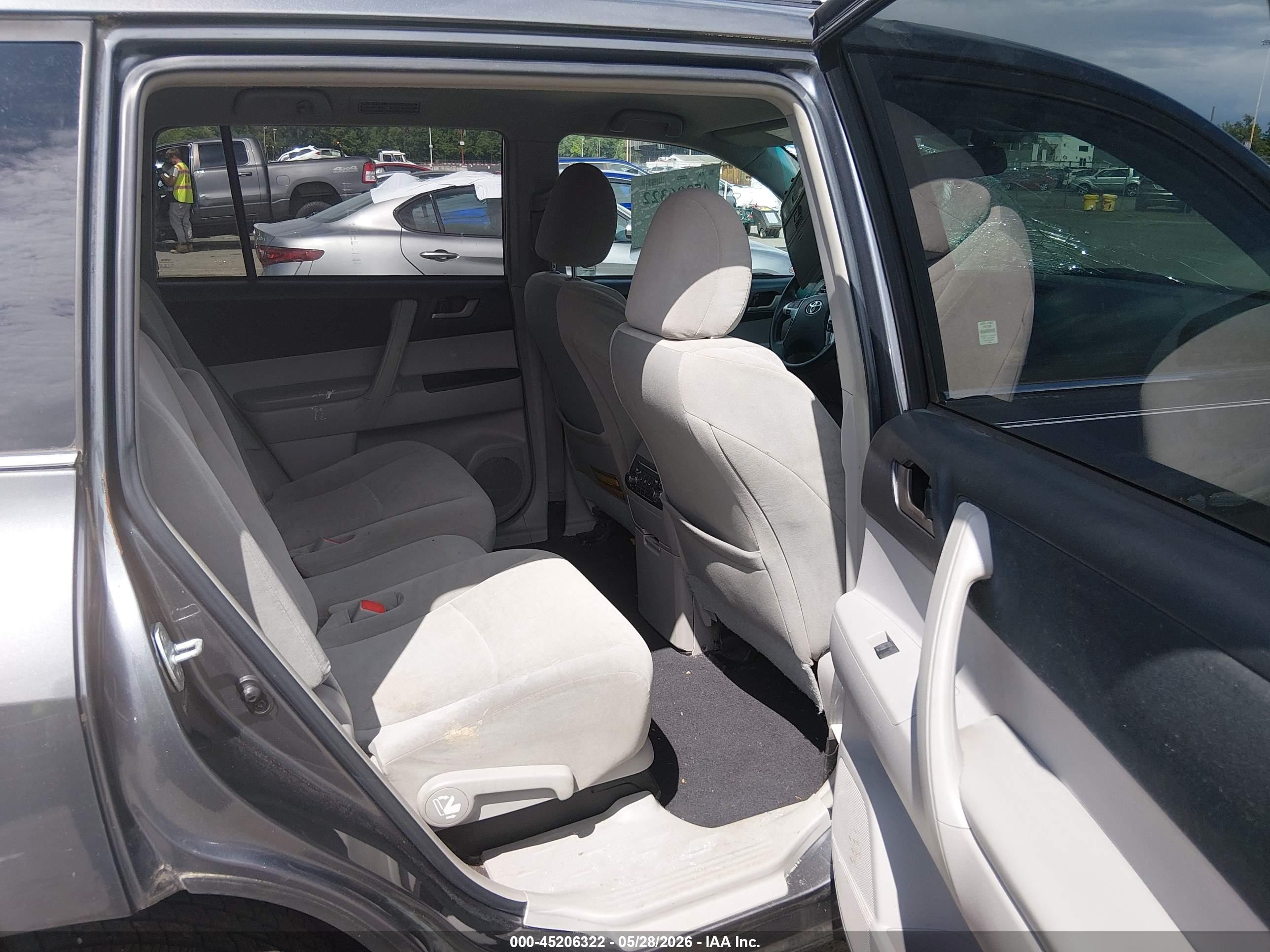 2012 Toyota Highlander Base V6 Gray vin: 5TDBK3EH1CS095446
