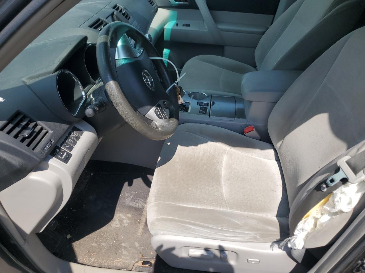 2012 Toyota Highlander Base Gray vin: 5TDBK3EH1CS121401