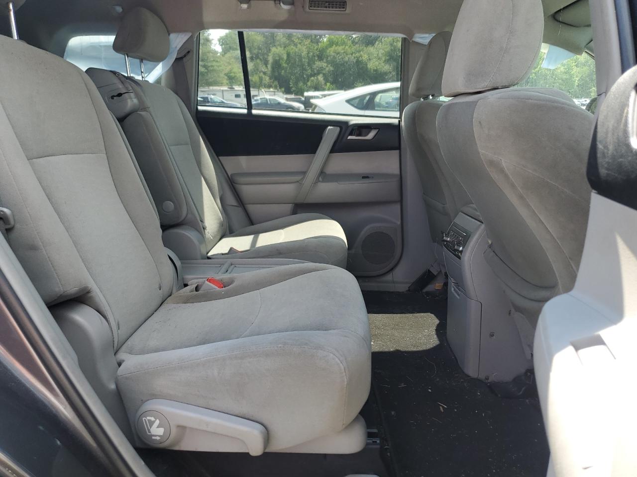 2012 Toyota Highlander Base Gray vin: 5TDBK3EH1CS121401