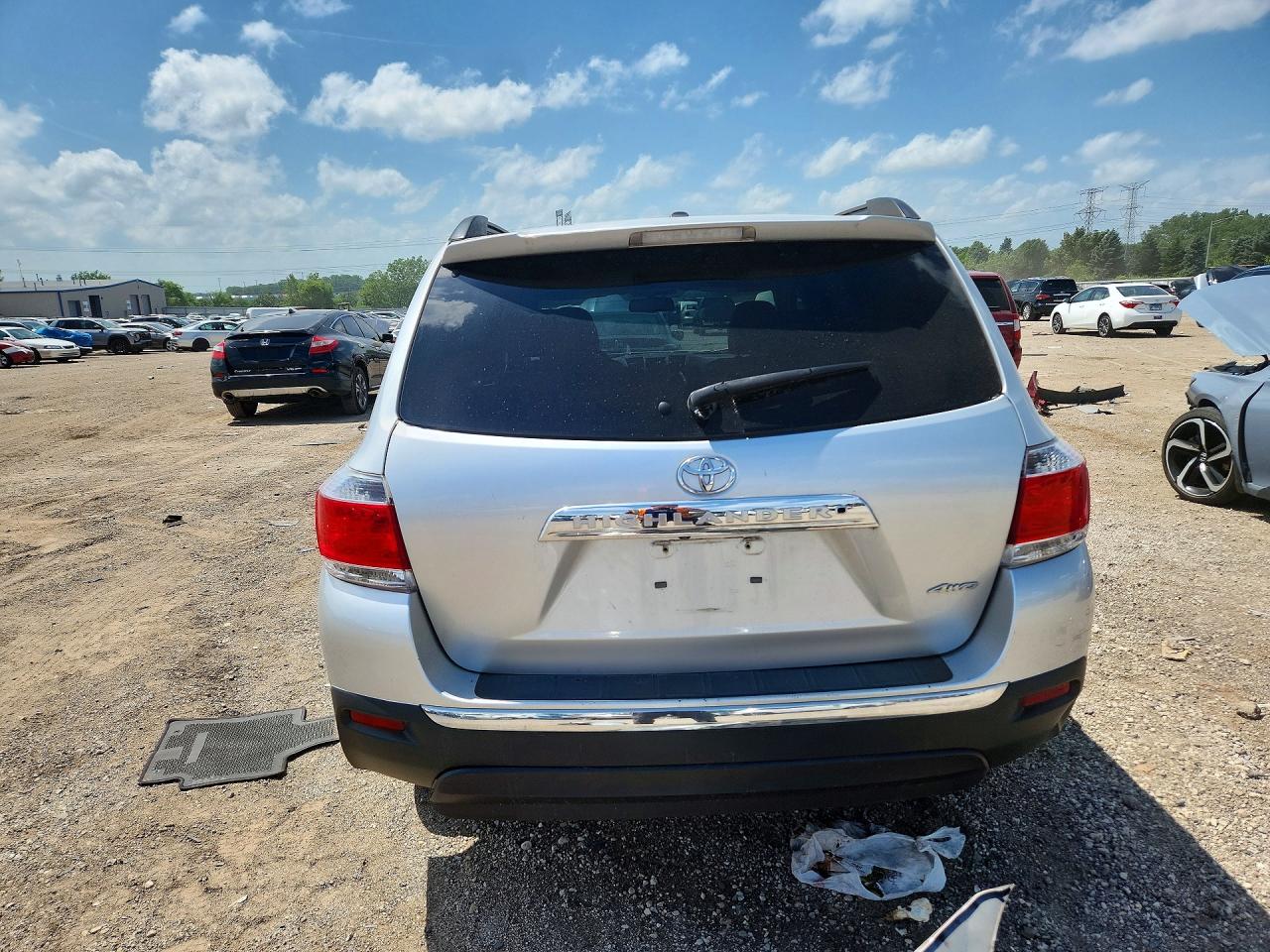 2012 Toyota Highlander Se Silver vin: 5TDBK3EH1CS125108