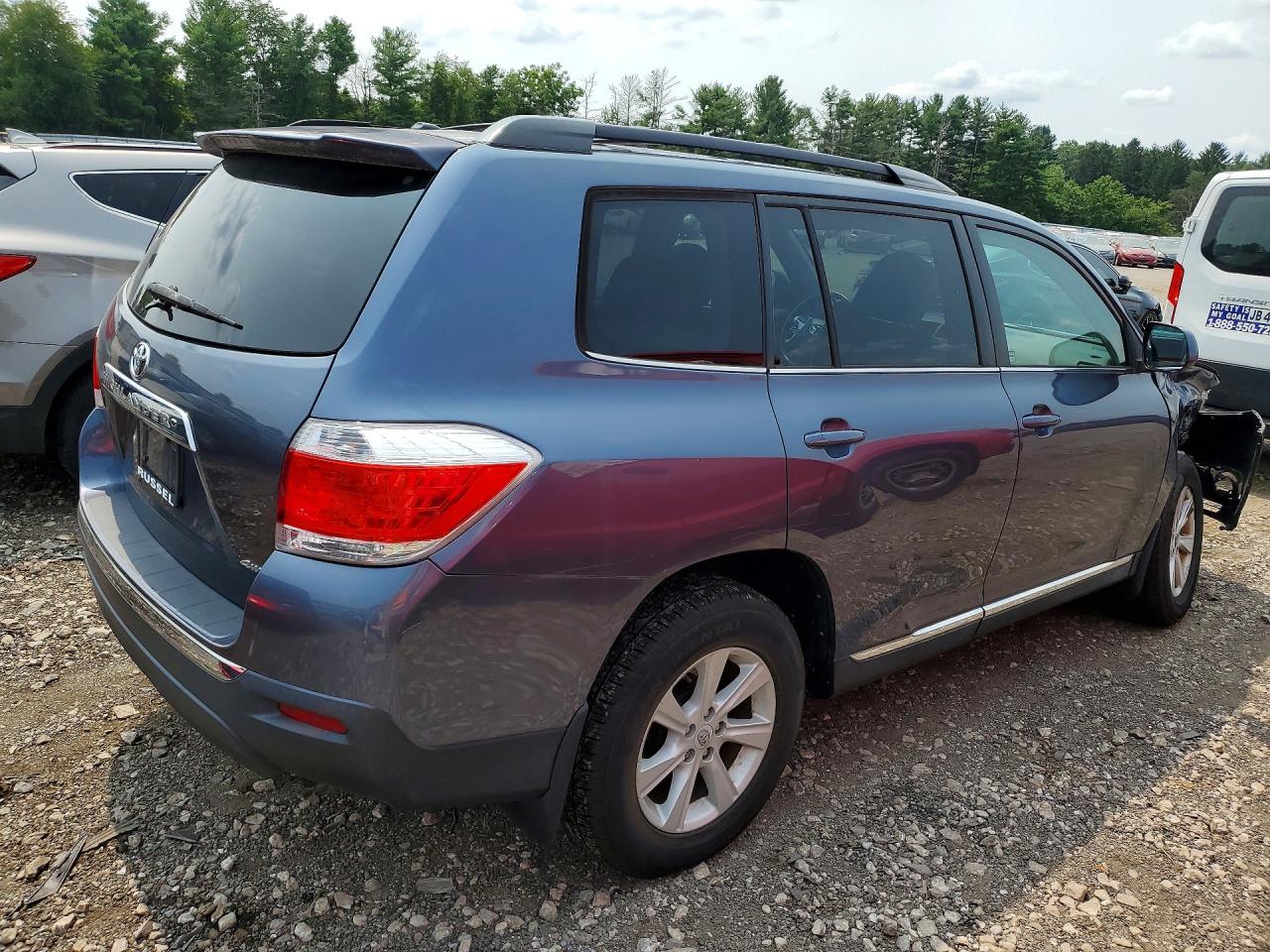 2012 Toyota Highlander Base Blue vin: 5TDBK3EH1CS131166