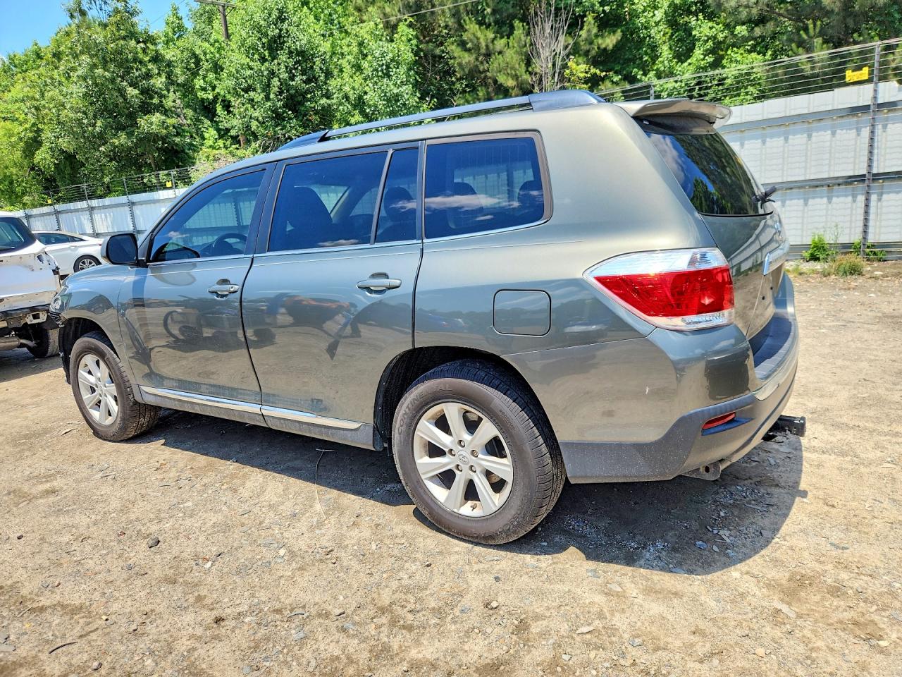 2012 Toyota Highlander Base Green vin: 5TDBK3EH1CS144063