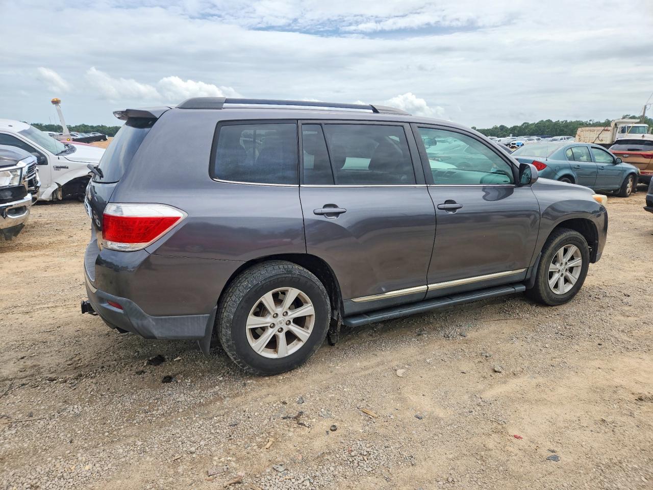 2012 Toyota Highlander Base Gray vin: 5TDBK3EH1CS156682