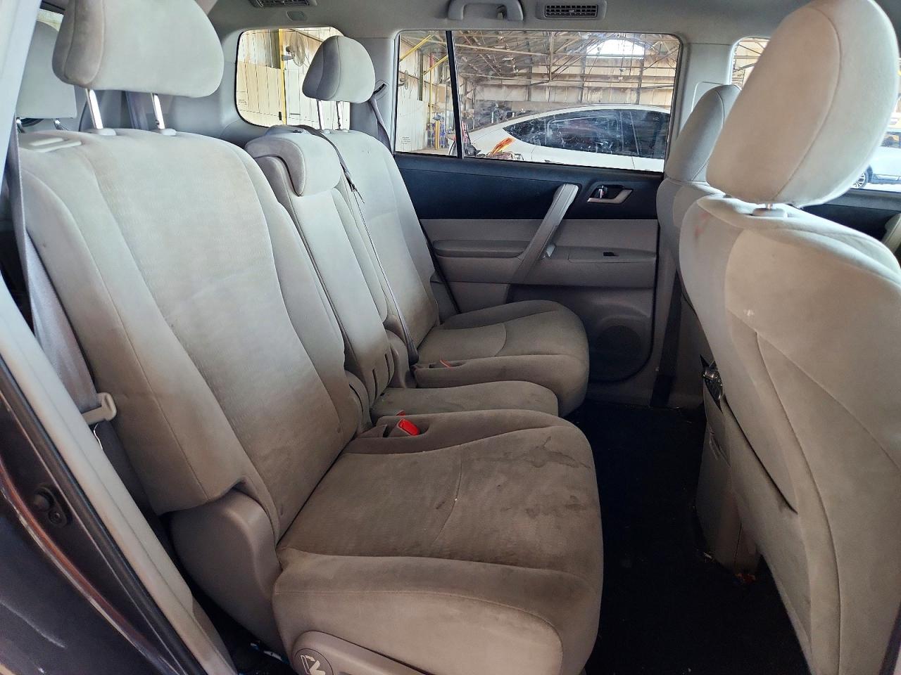 2012 Toyota Highlander Base Серый vin: 5TDBK3EH1CS162580