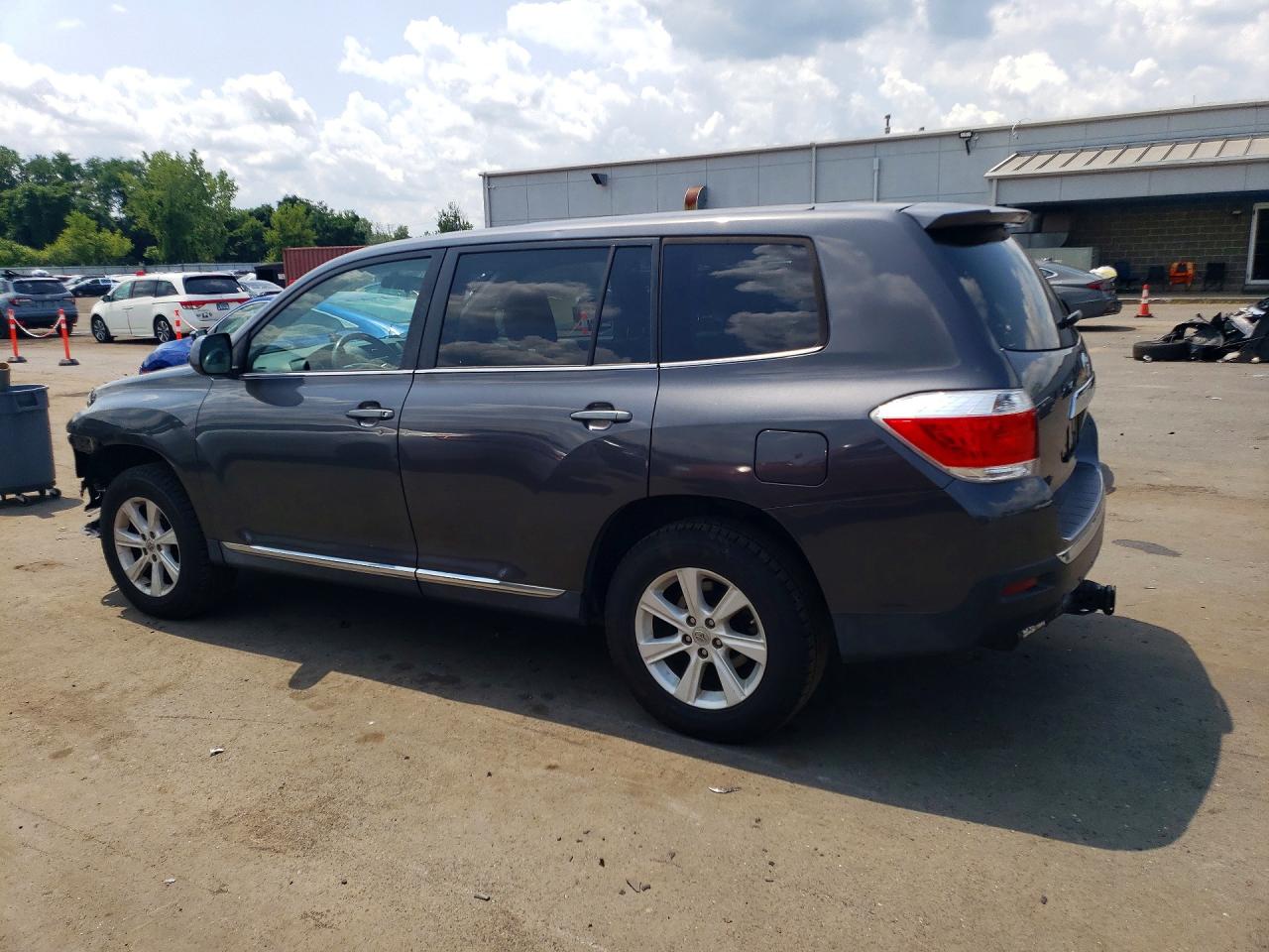 2013 Toyota Highlander Base Gray vin: 5TDBK3EH1DS178814