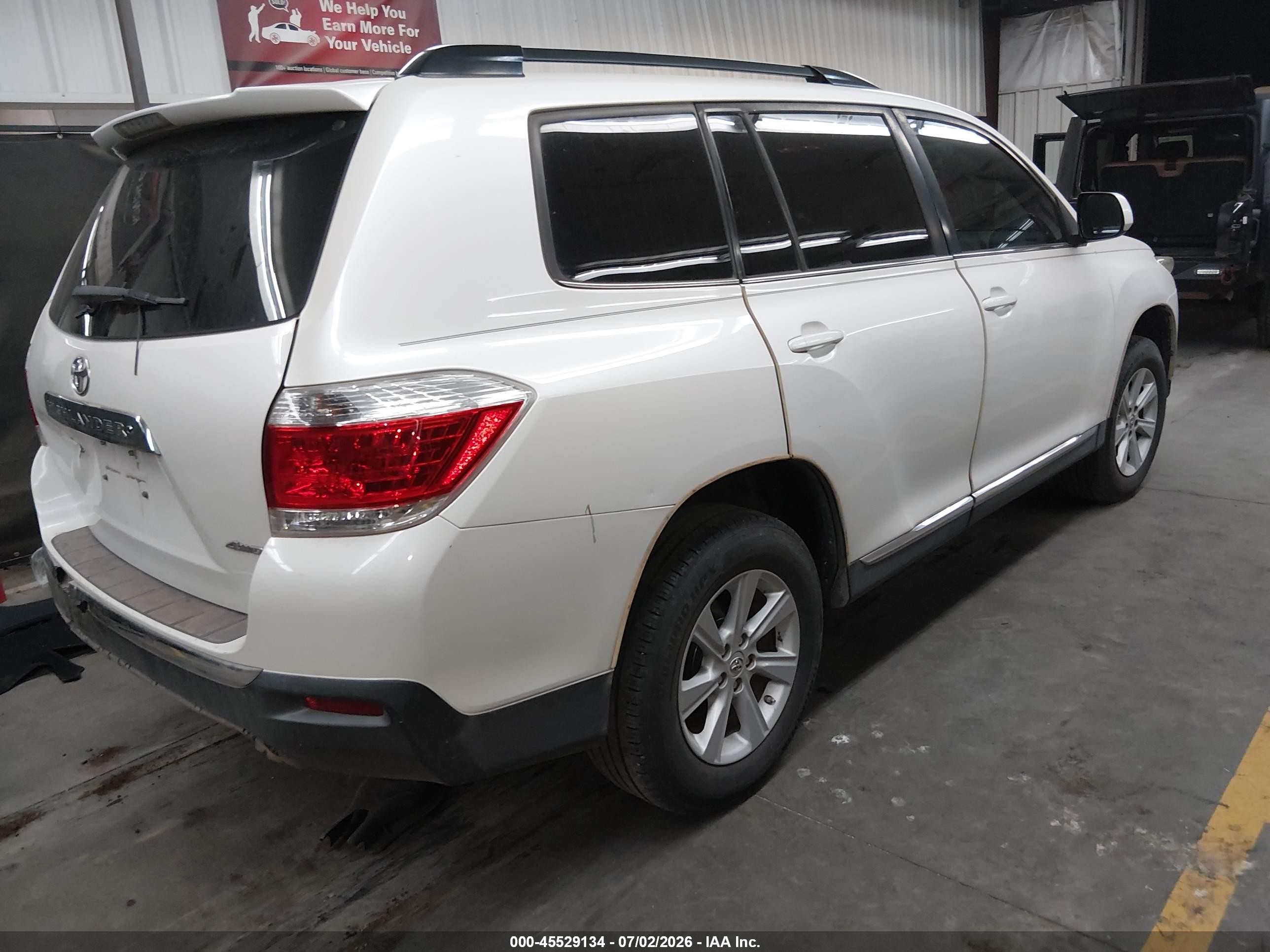 2013 Toyota Highlander Se V6 Cream vin: 5TDBK3EH1DS194964