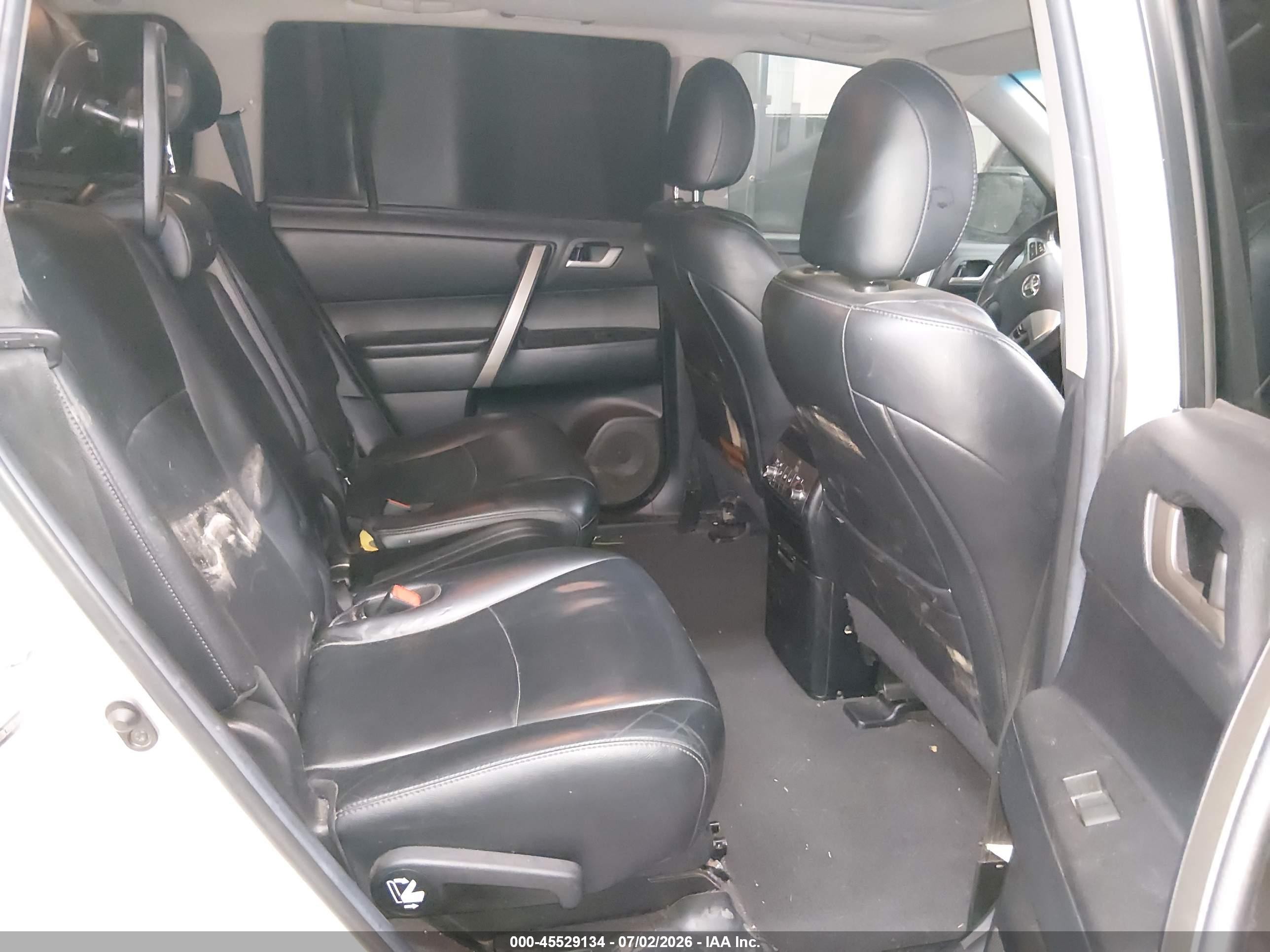 2013 Toyota Highlander Se V6 Cream vin: 5TDBK3EH1DS194964