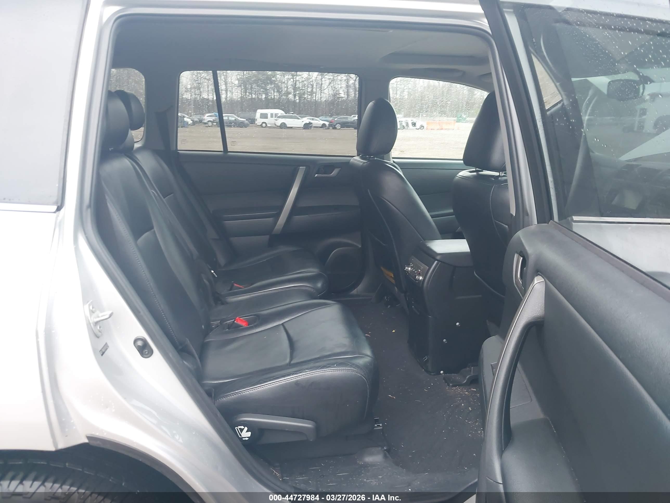 2013 Toyota Highlander Se V6 Silver vin: 5TDBK3EH1DS222634