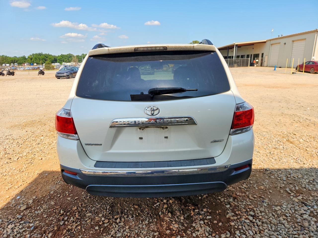 2013 Toyota Highlander Se White vin: 5TDBK3EH1DS236260