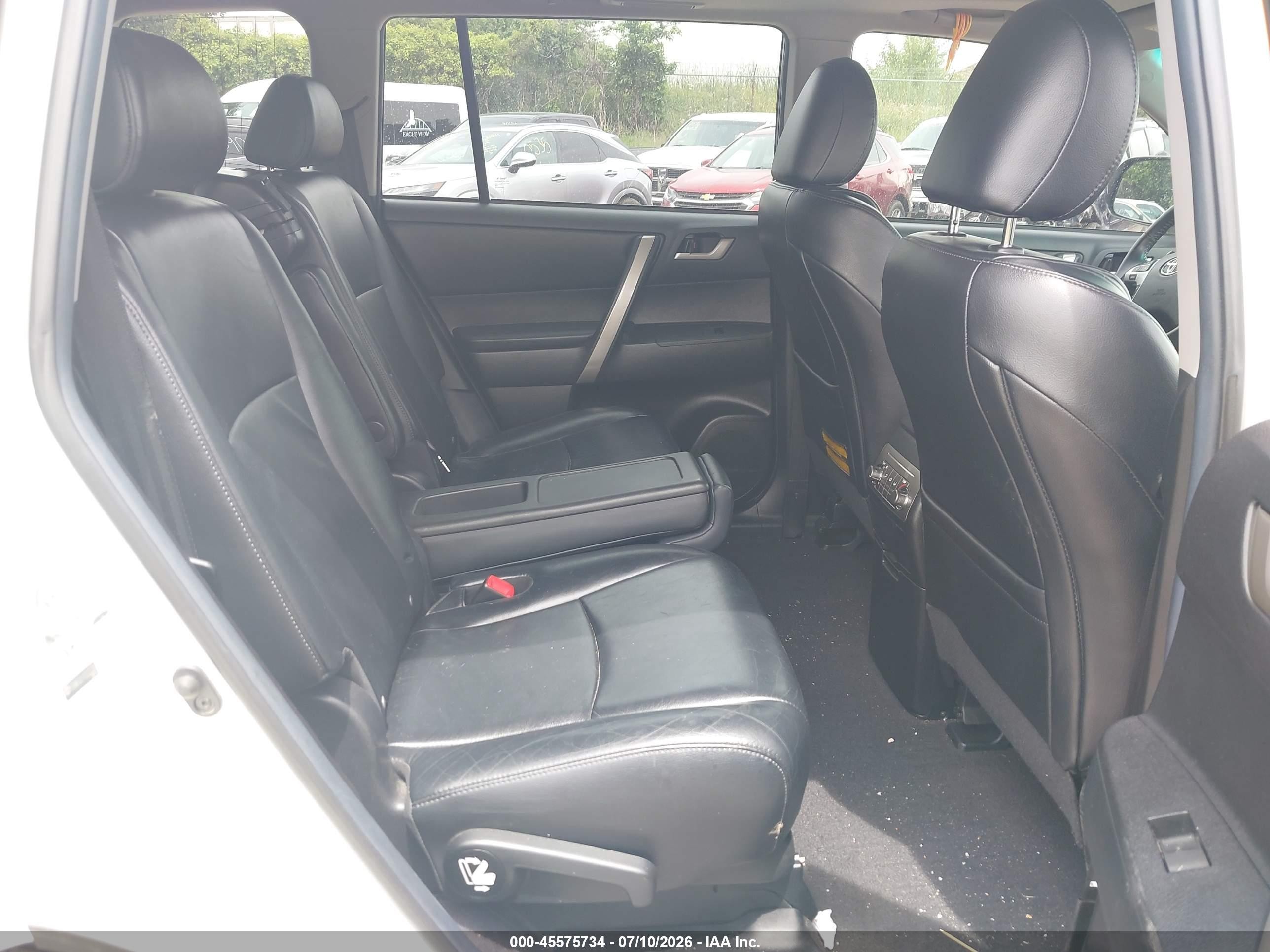 2013 Toyota Highlander Se V6 White vin: 5TDBK3EH1DS253351