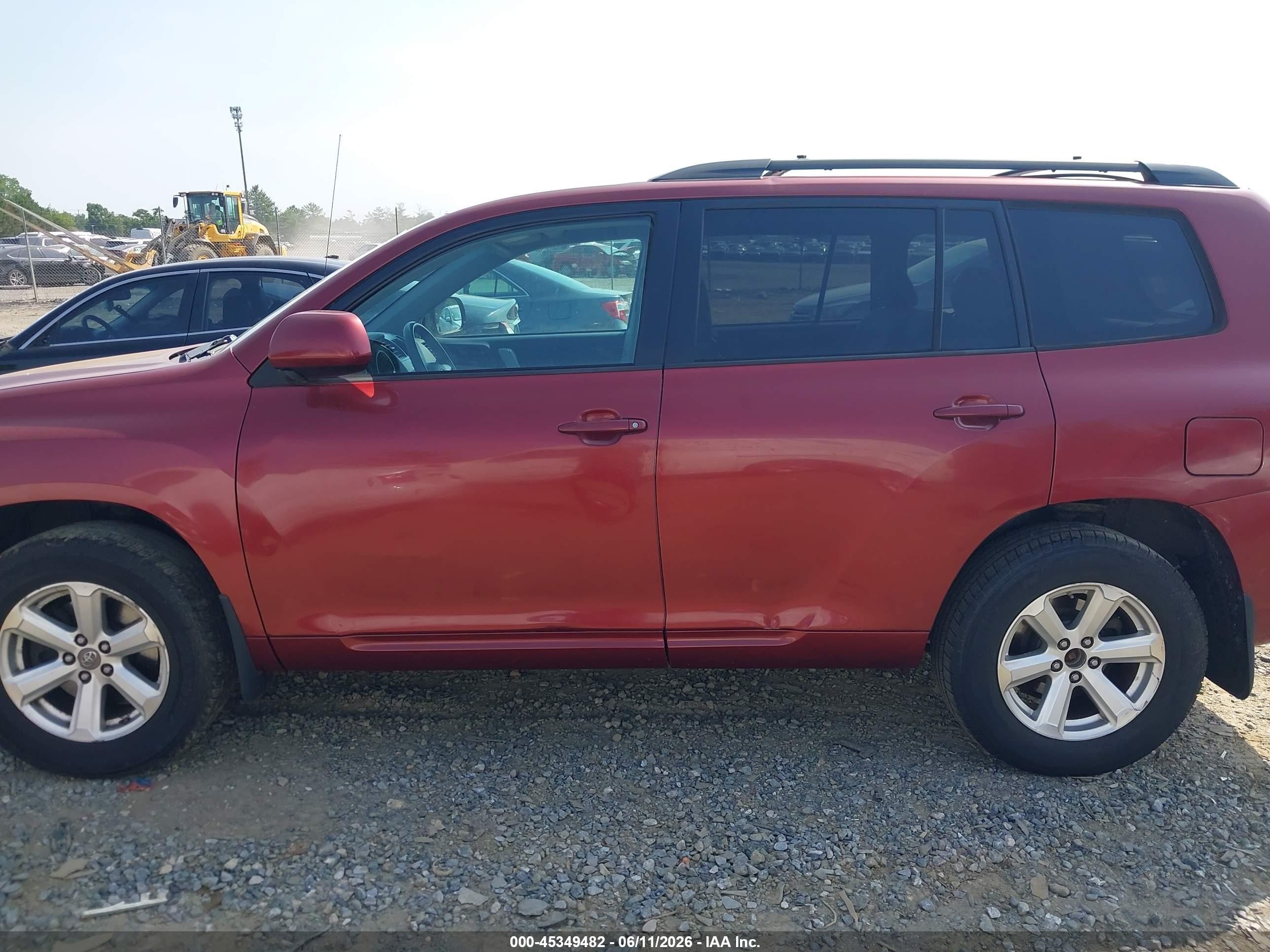 2010 Toyota Highlander Base V6 Maroon vin: 5TDBK3EH2AS025578