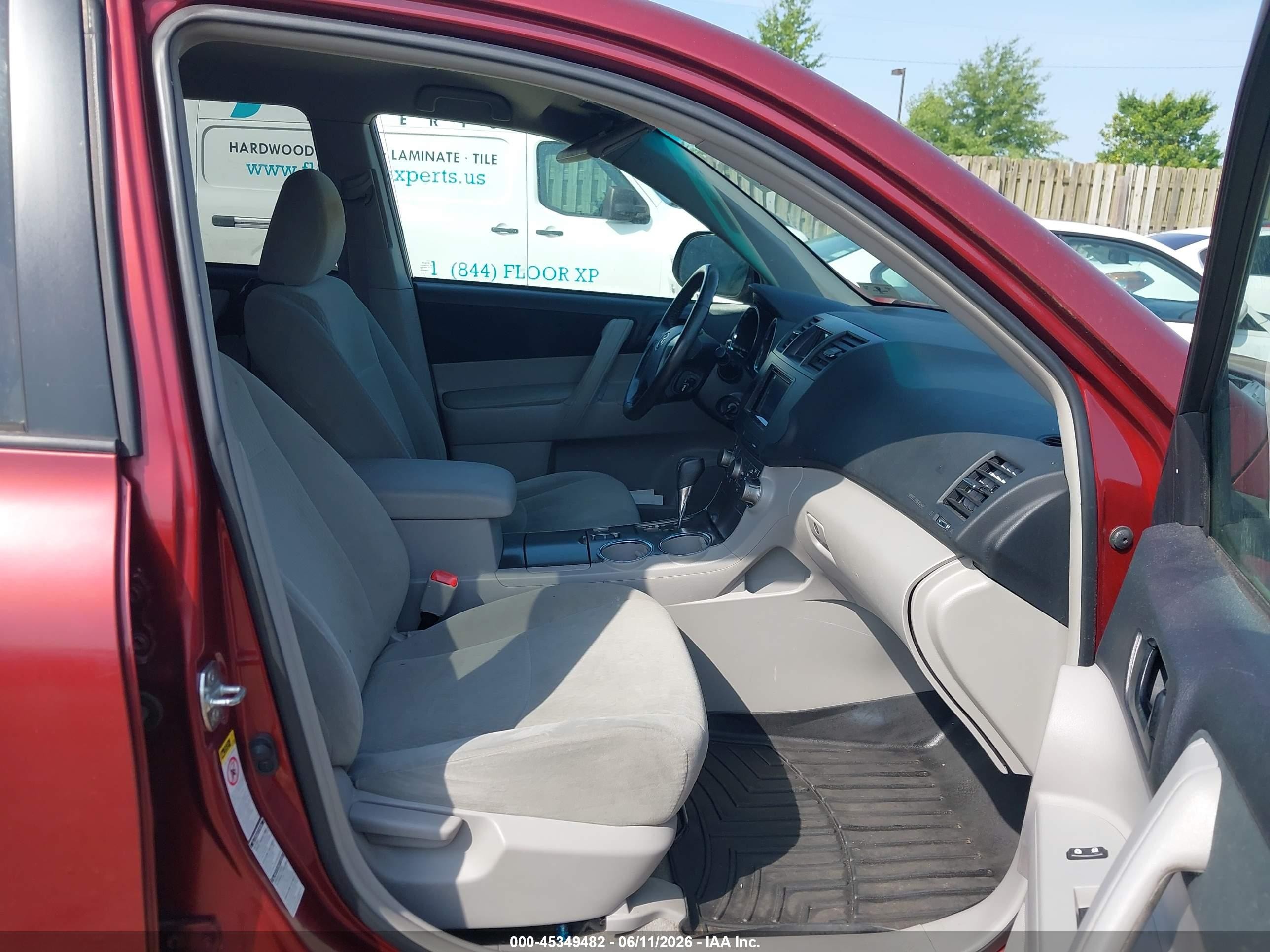 2010 Toyota Highlander Base V6 Maroon vin: 5TDBK3EH2AS025578