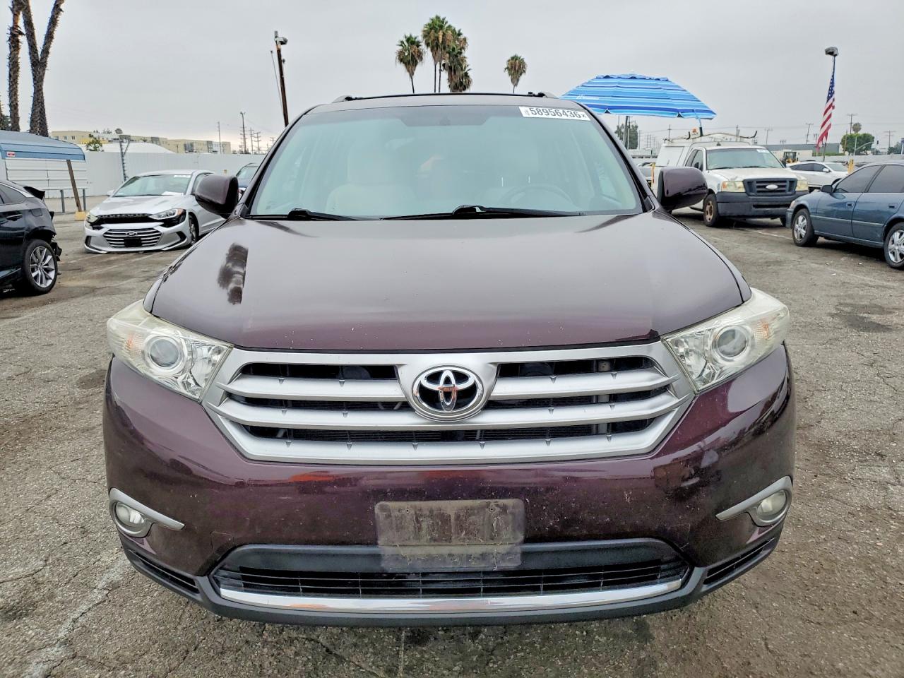 2011 Toyota Highlander Base Maroon vin: 5TDBK3EH2BS047503