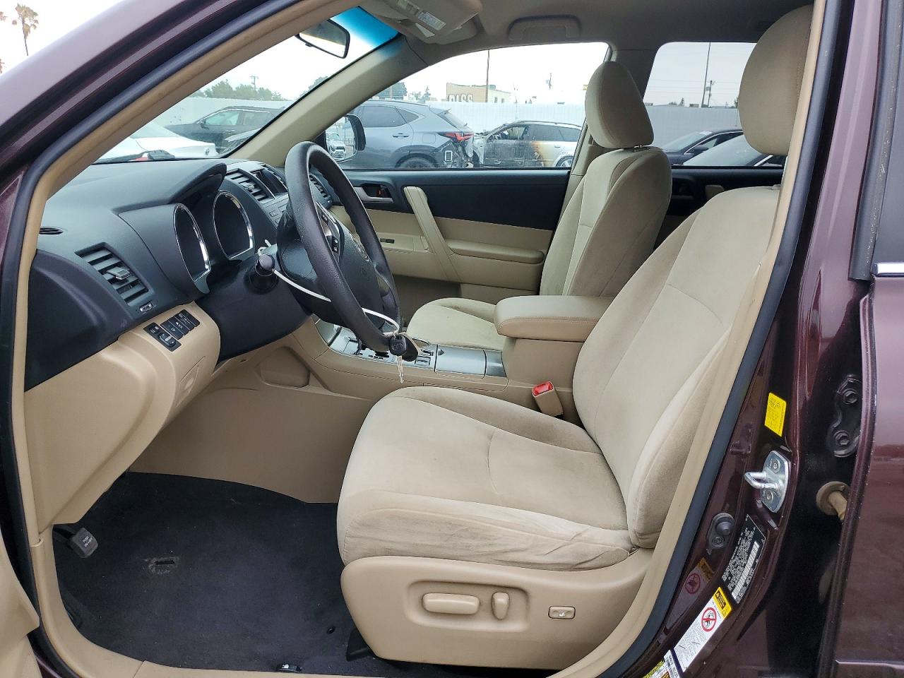 2011 Toyota Highlander Base Maroon vin: 5TDBK3EH2BS047503