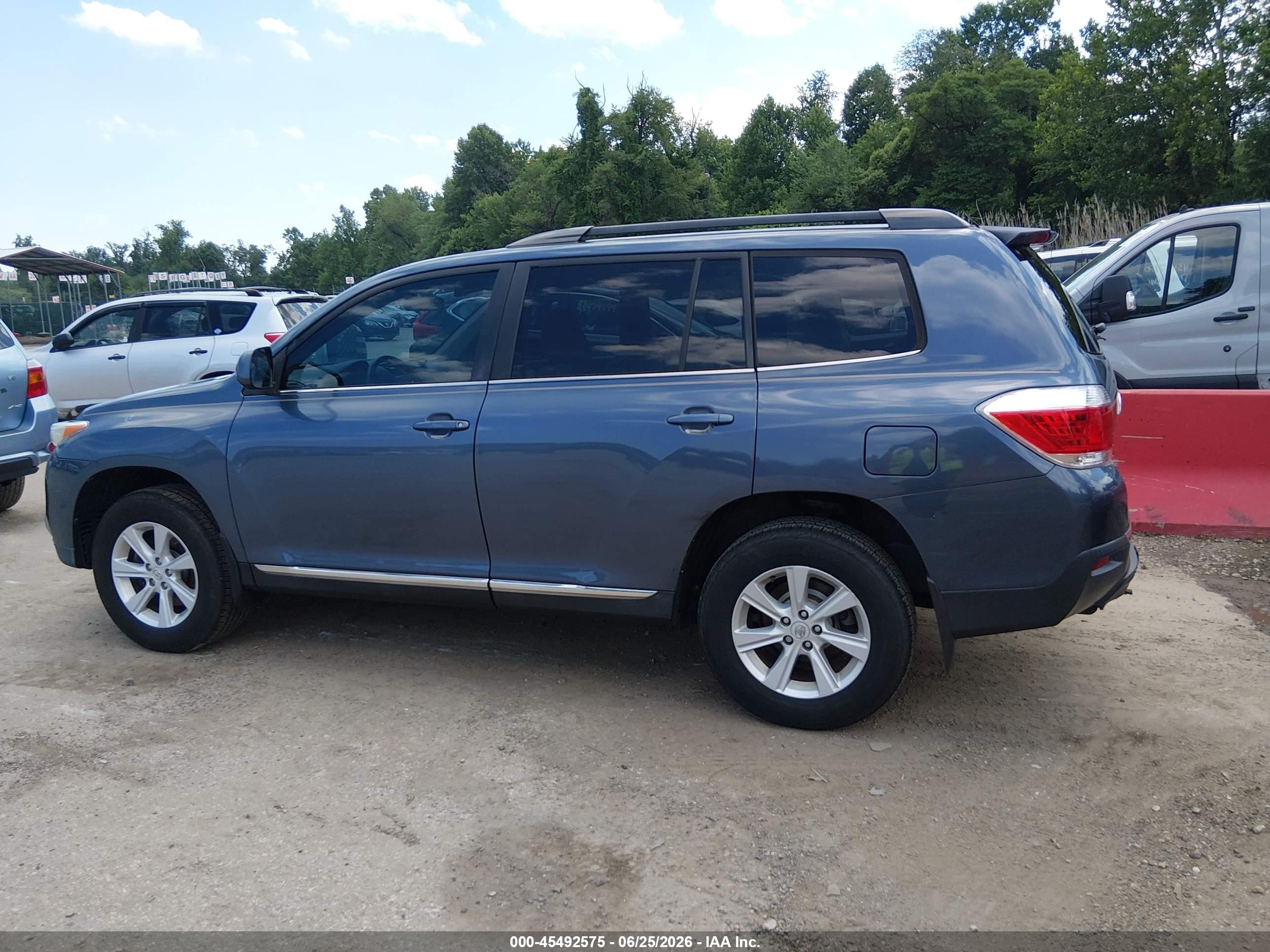 2011 Toyota Highlander Base V6 Blue vin: 5TDBK3EH2BS076838