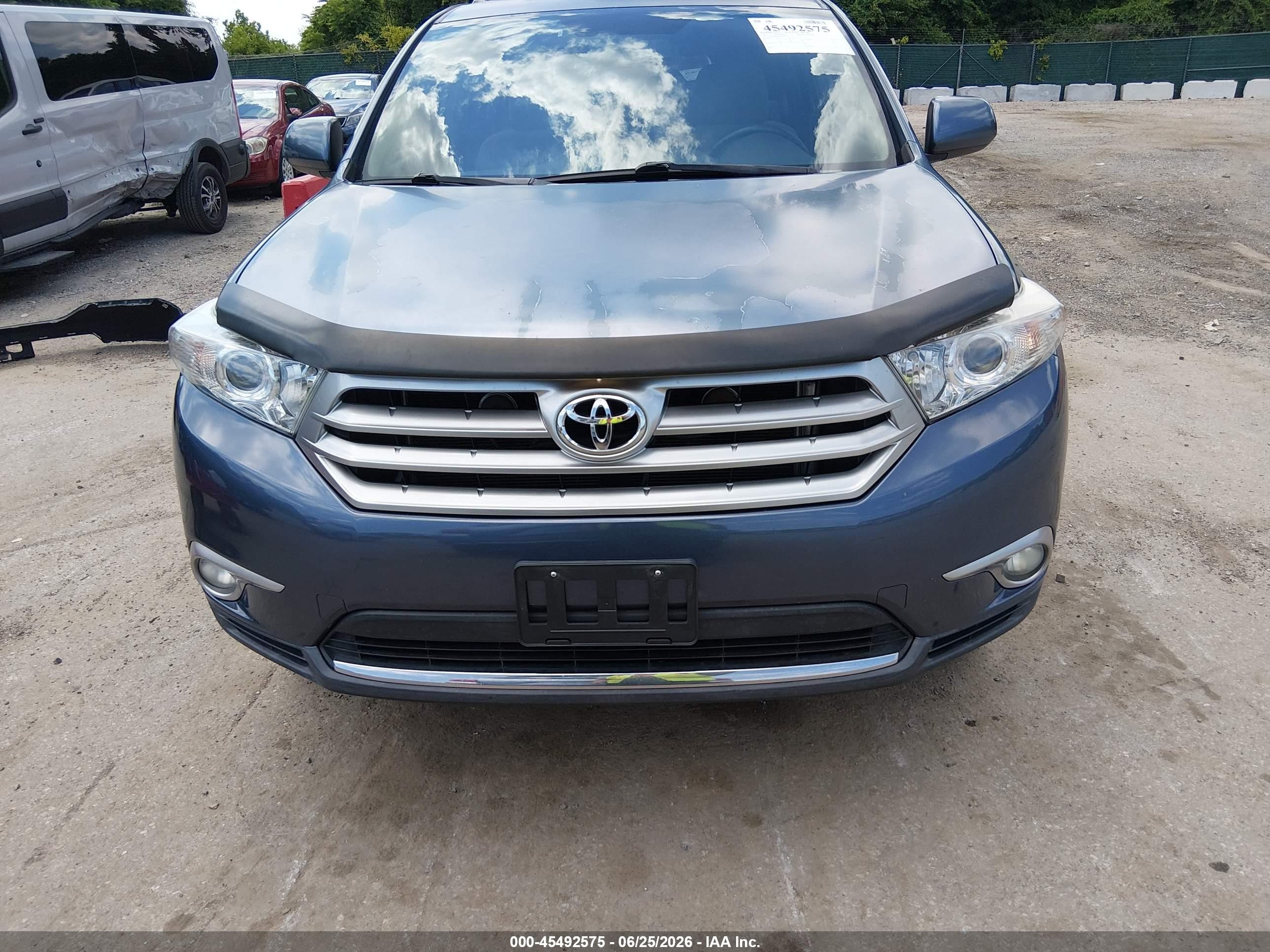 2011 Toyota Highlander Base V6 Blue vin: 5TDBK3EH2BS076838