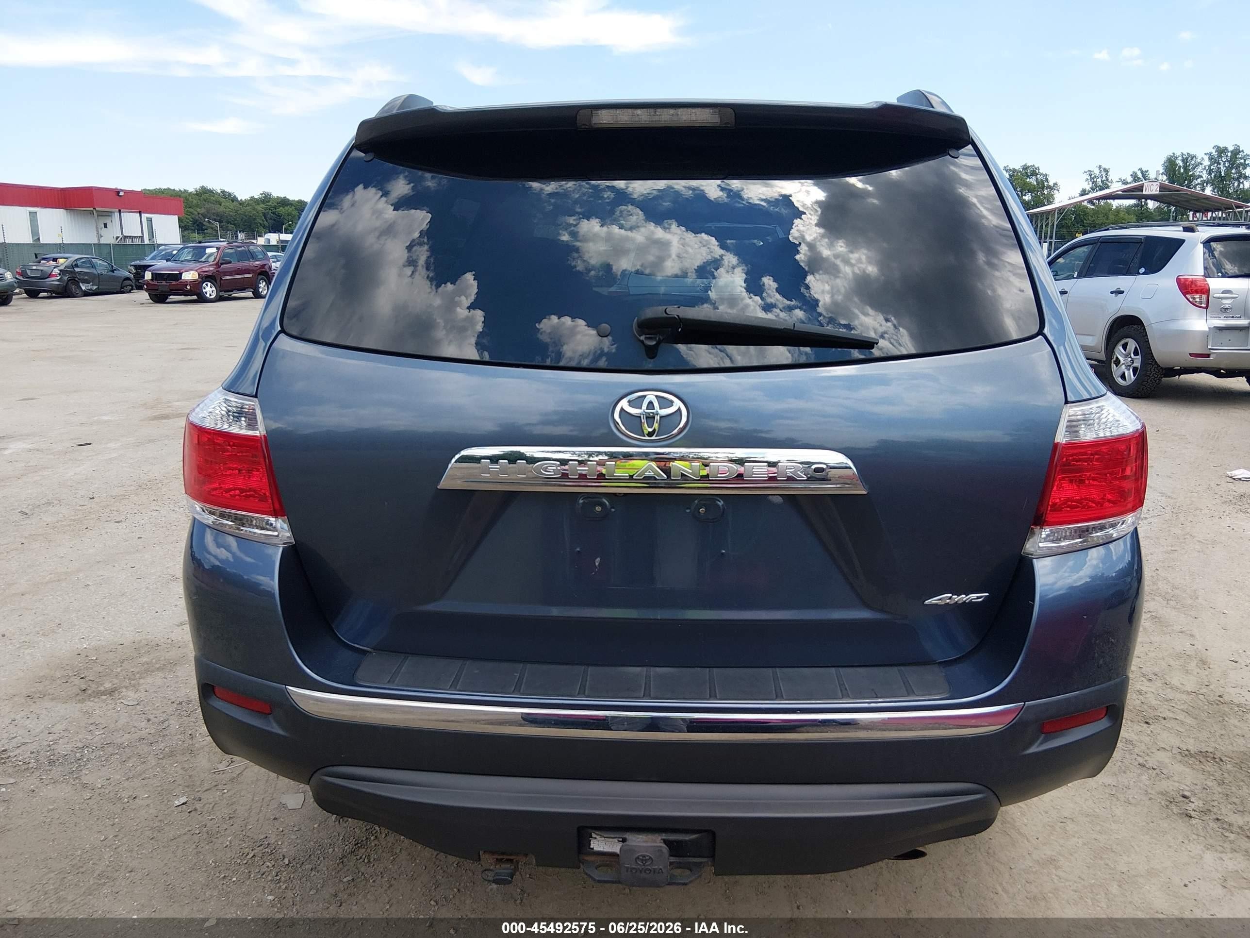 2011 Toyota Highlander Base V6 Blue vin: 5TDBK3EH2BS076838
