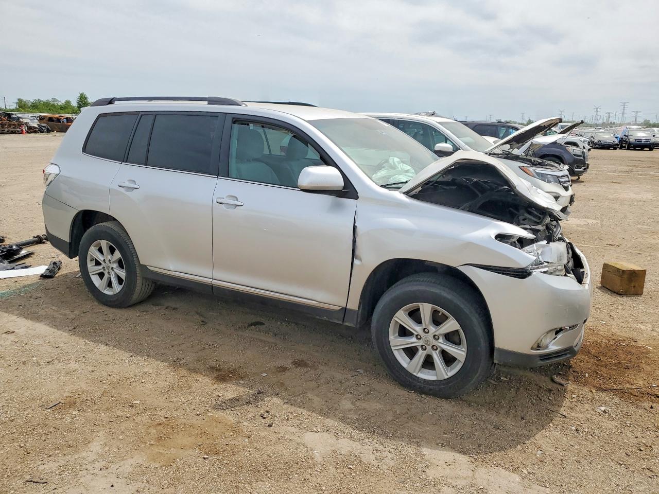 2012 Toyota Highlander Base Silver vin: 5TDBK3EH2CS097450