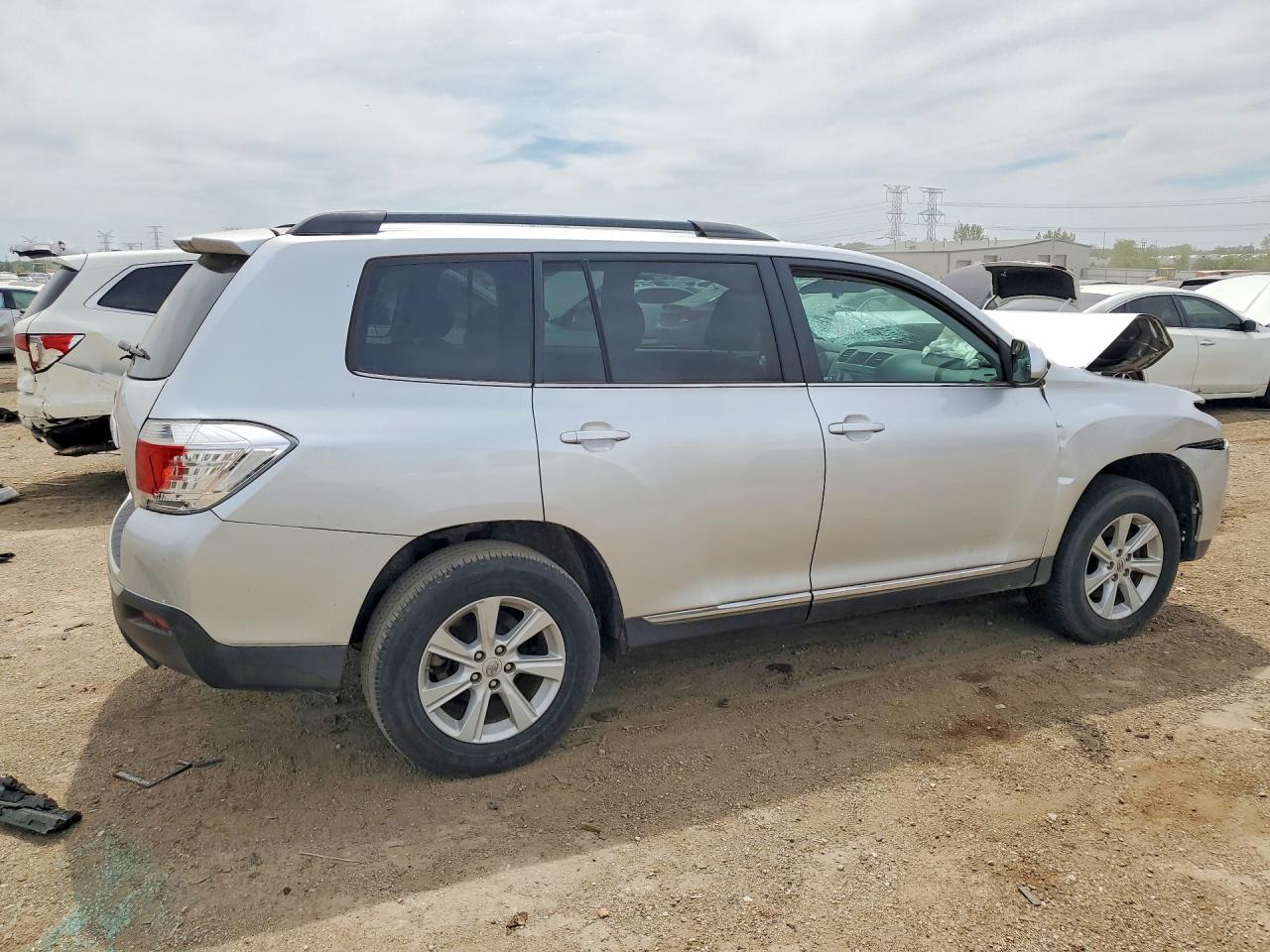 2012 Toyota Highlander Base Silver vin: 5TDBK3EH2CS097450