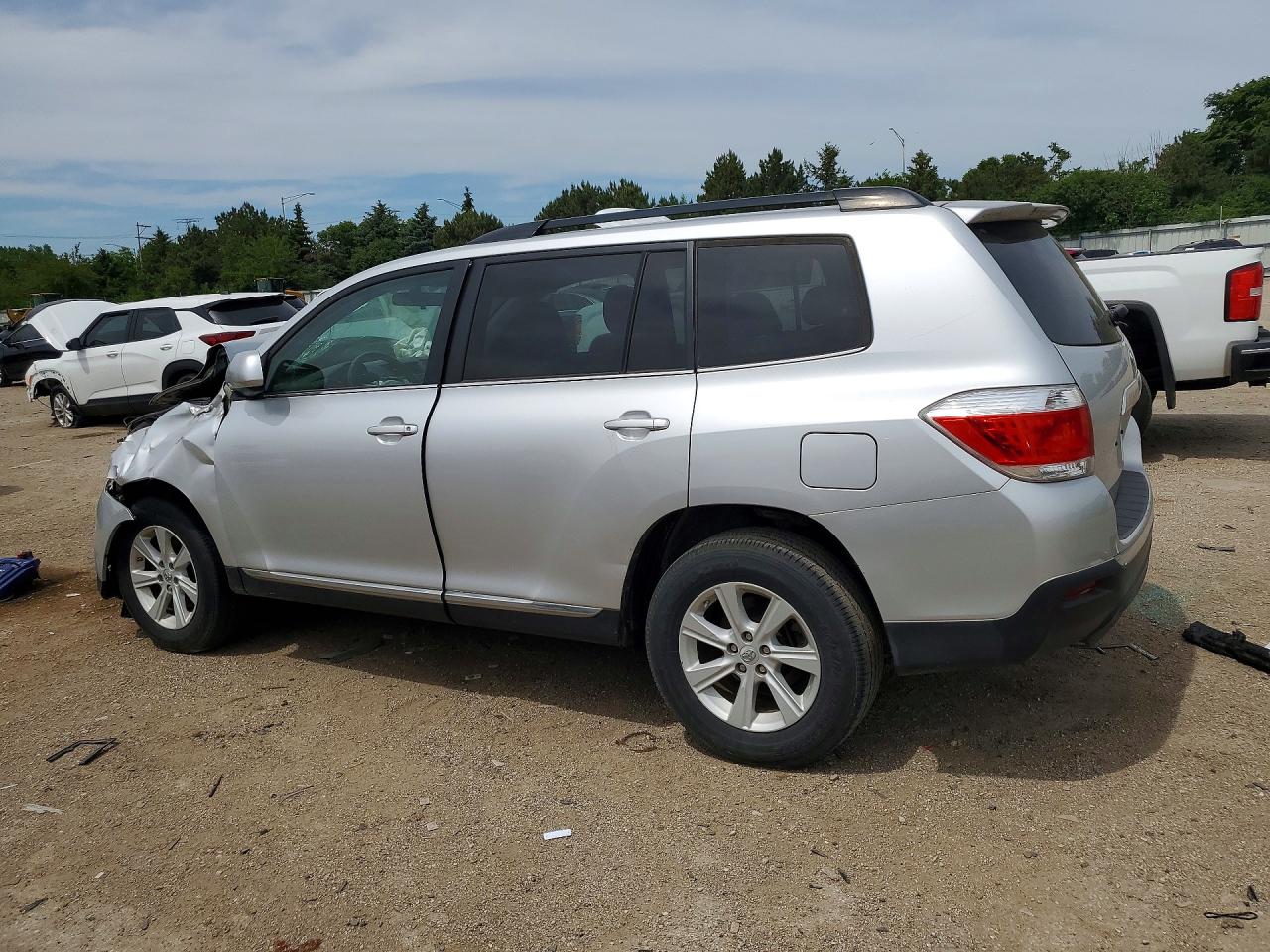 2012 Toyota Highlander Base Silver vin: 5TDBK3EH2CS097450