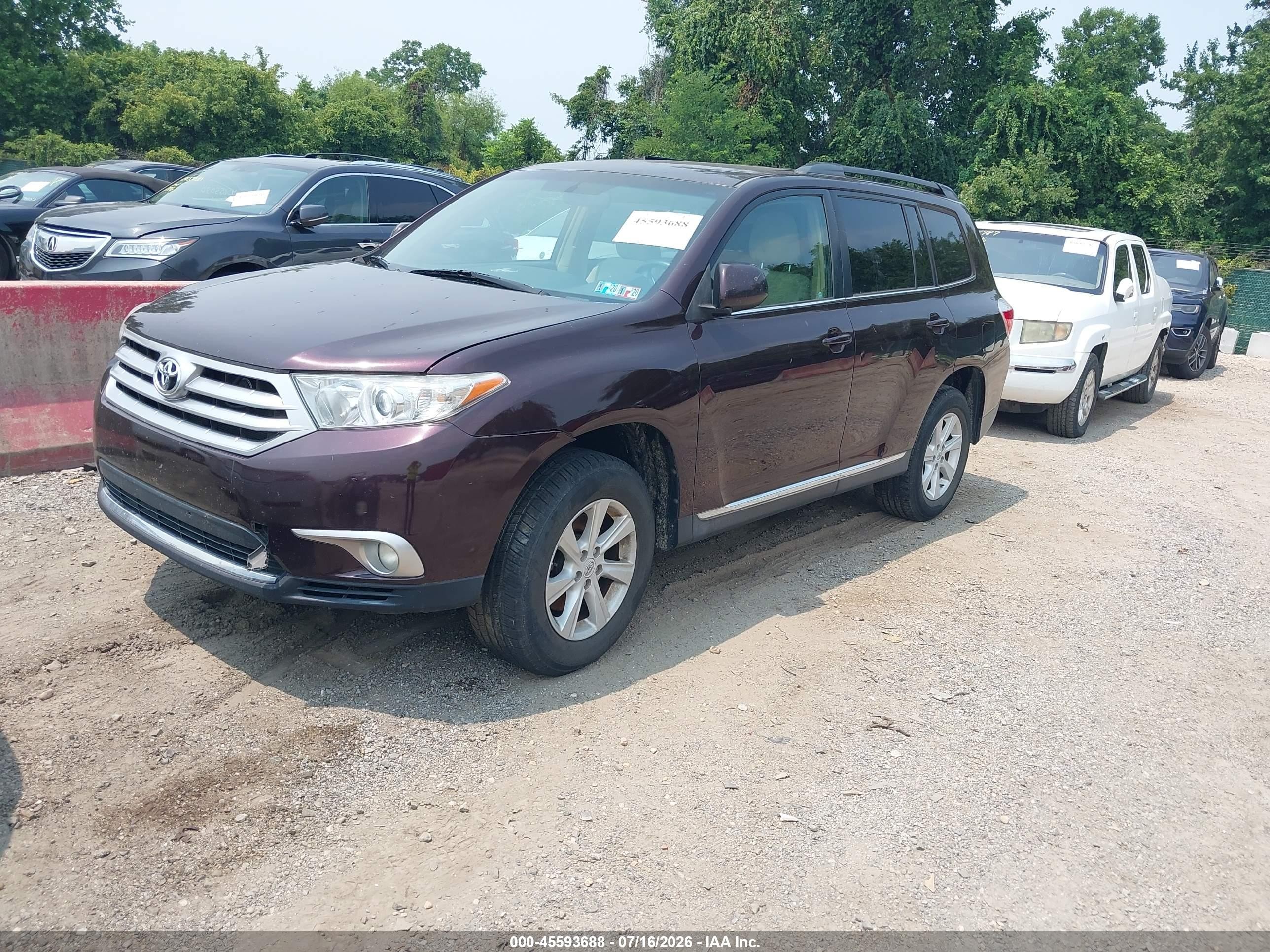 2012 Toyota Highlander Base V6 Maroon vin: 5TDBK3EH2CS104655