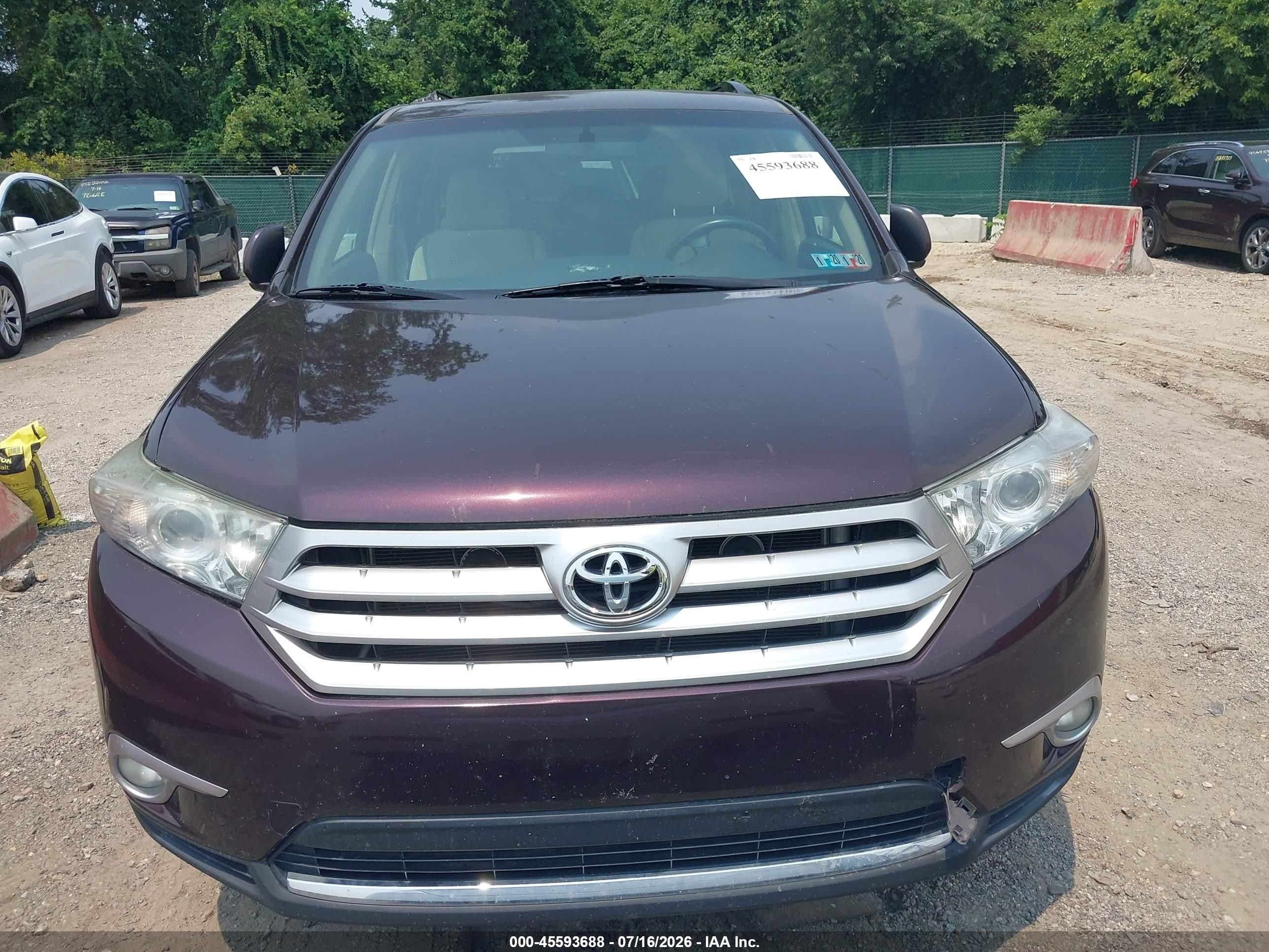 2012 Toyota Highlander Base V6 Maroon vin: 5TDBK3EH2CS104655