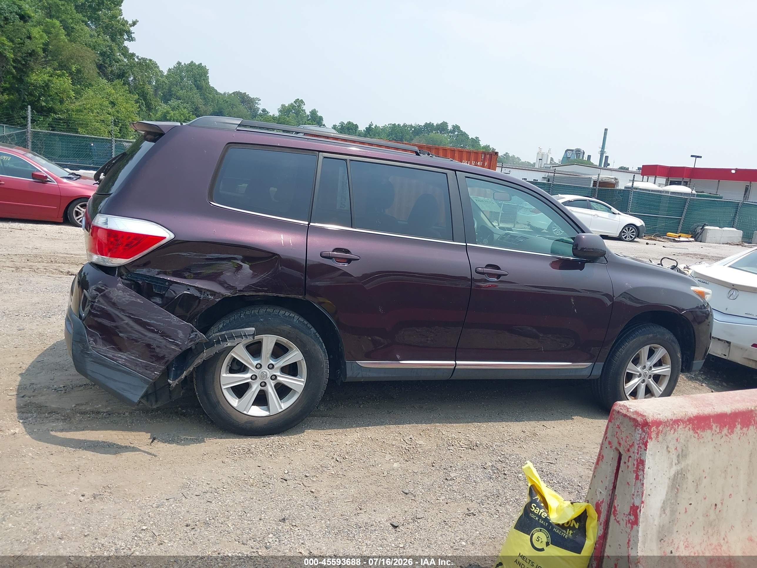 2012 Toyota Highlander Base V6 Maroon vin: 5TDBK3EH2CS104655