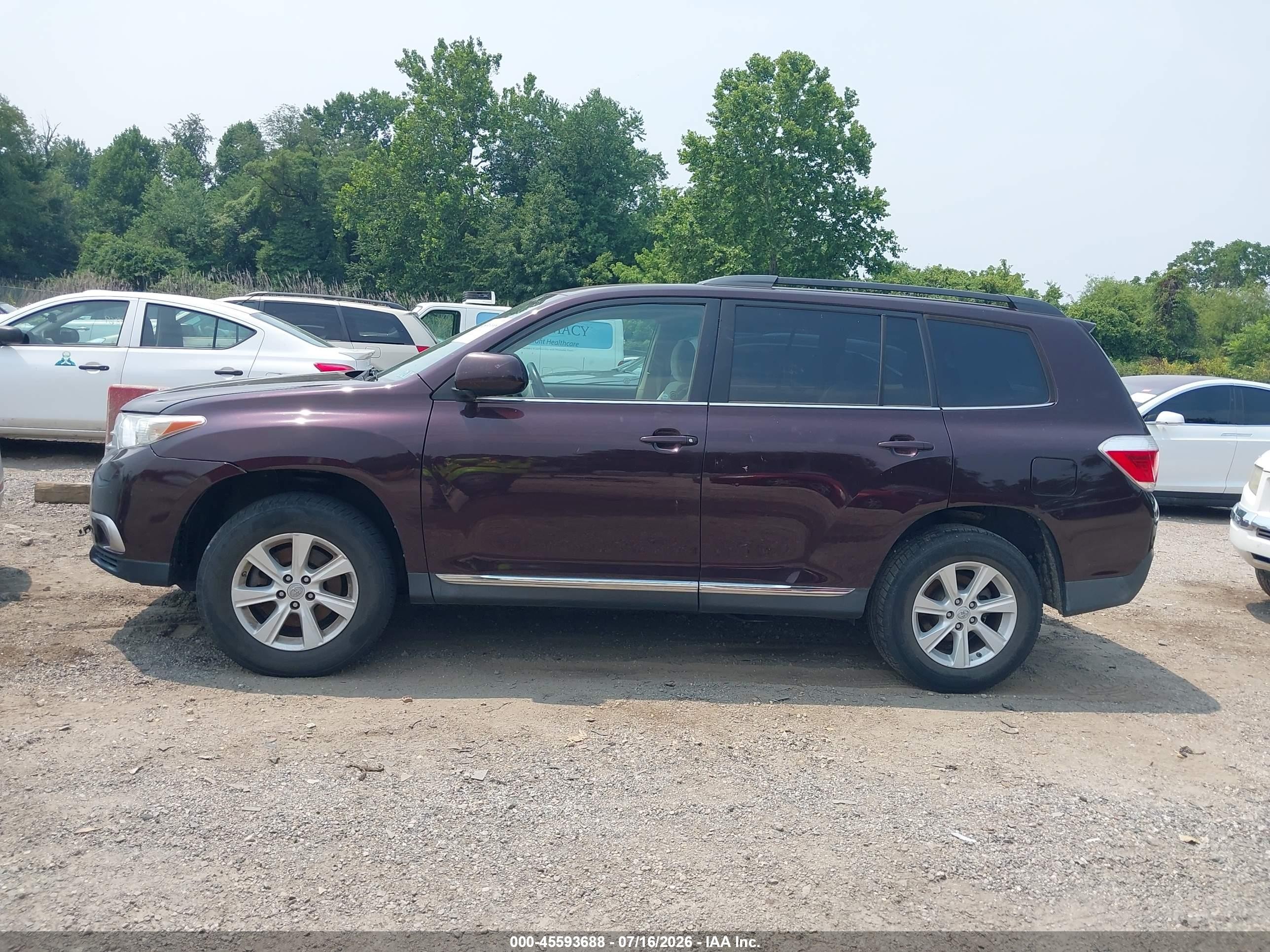 2012 Toyota Highlander Base V6 Maroon vin: 5TDBK3EH2CS104655