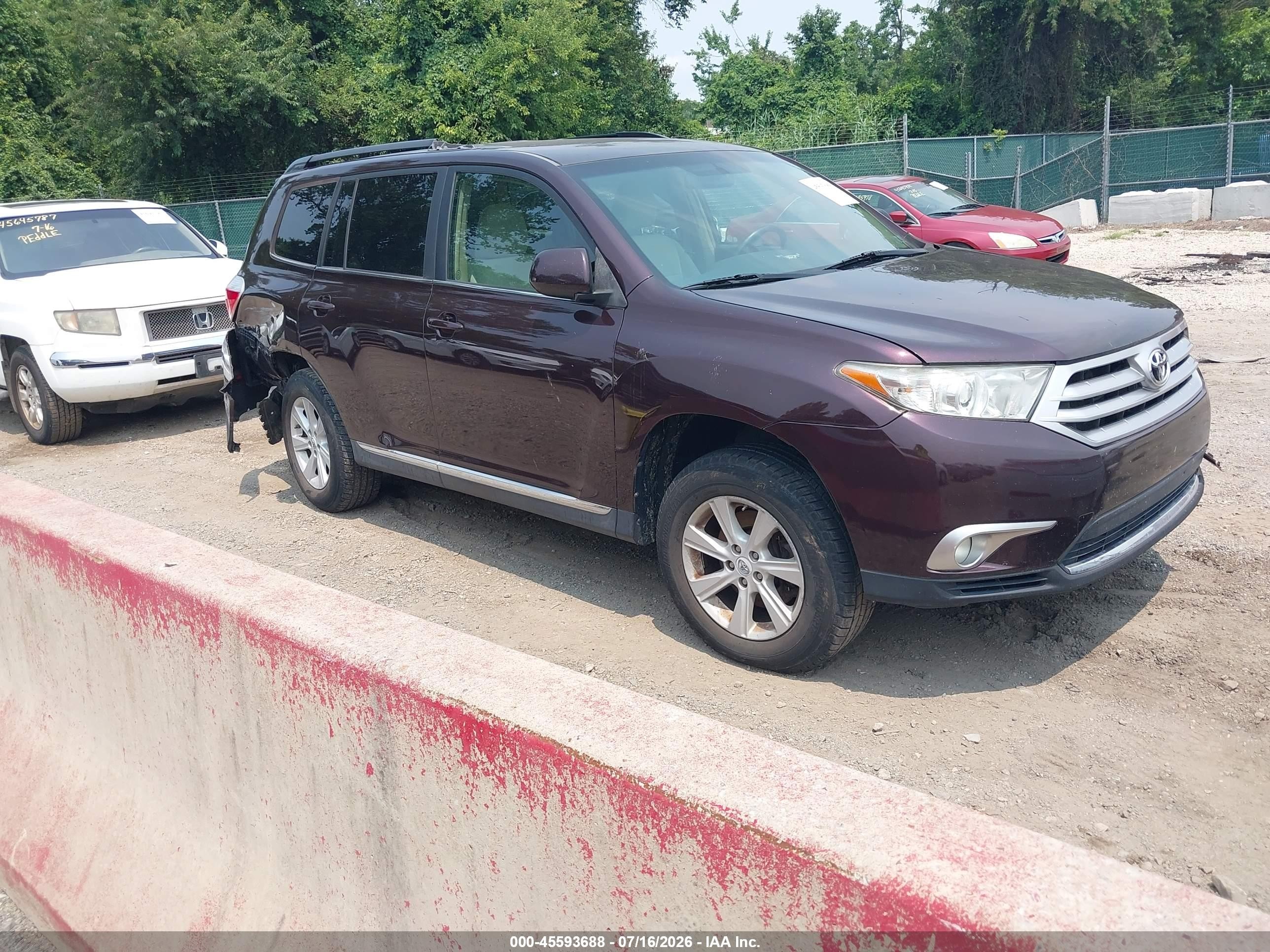 2012 Toyota Highlander Base V6 Maroon vin: 5TDBK3EH2CS104655