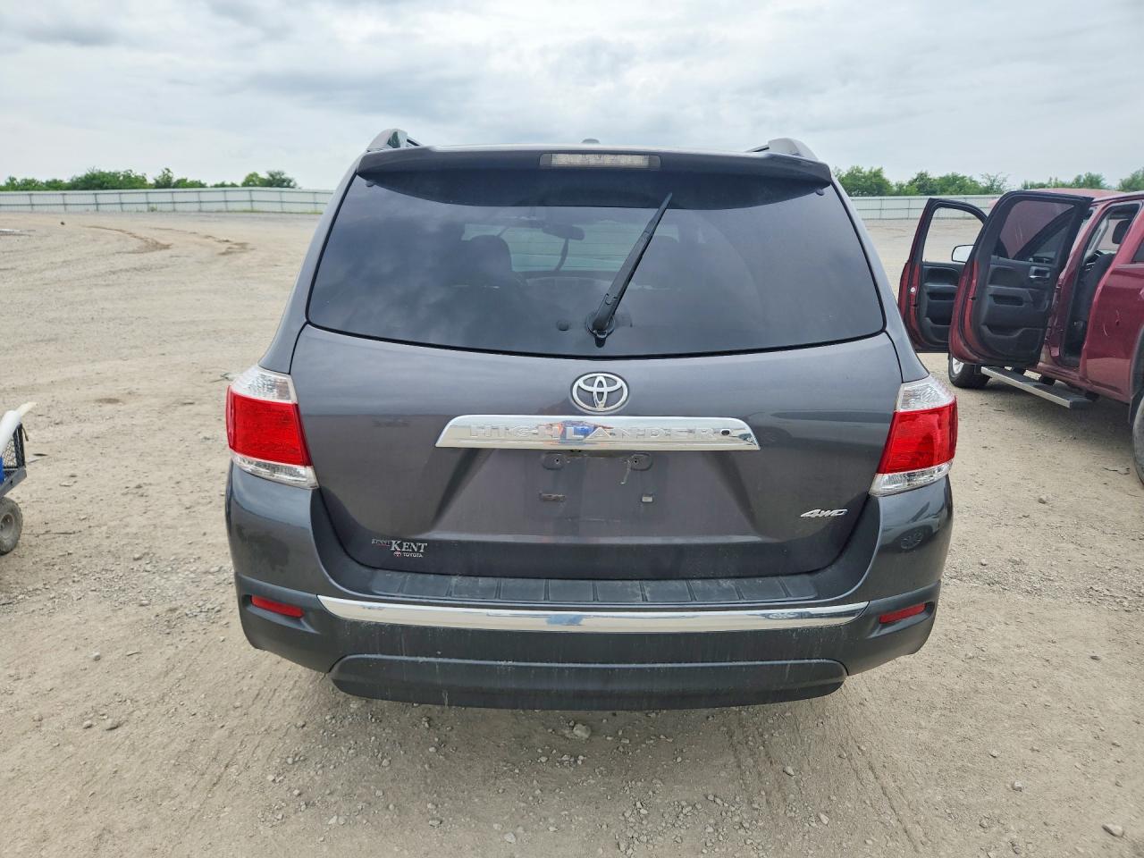 2012 Toyota Highlander Se Серый vin: 5TDBK3EH2CS110343